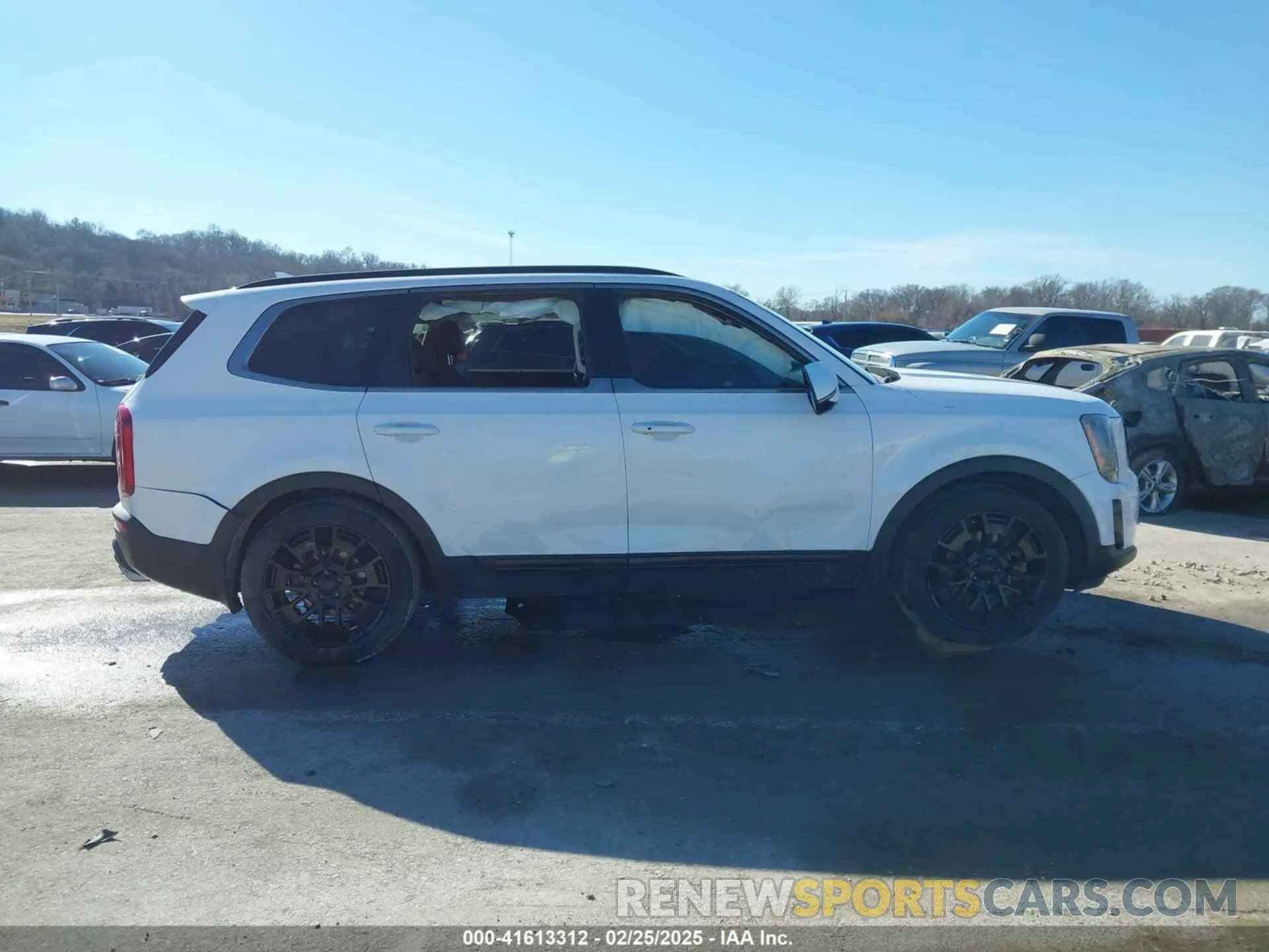 13 Photograph of a damaged car 5XYP5DHC4MG163336 KIA TELLURIDE 2021