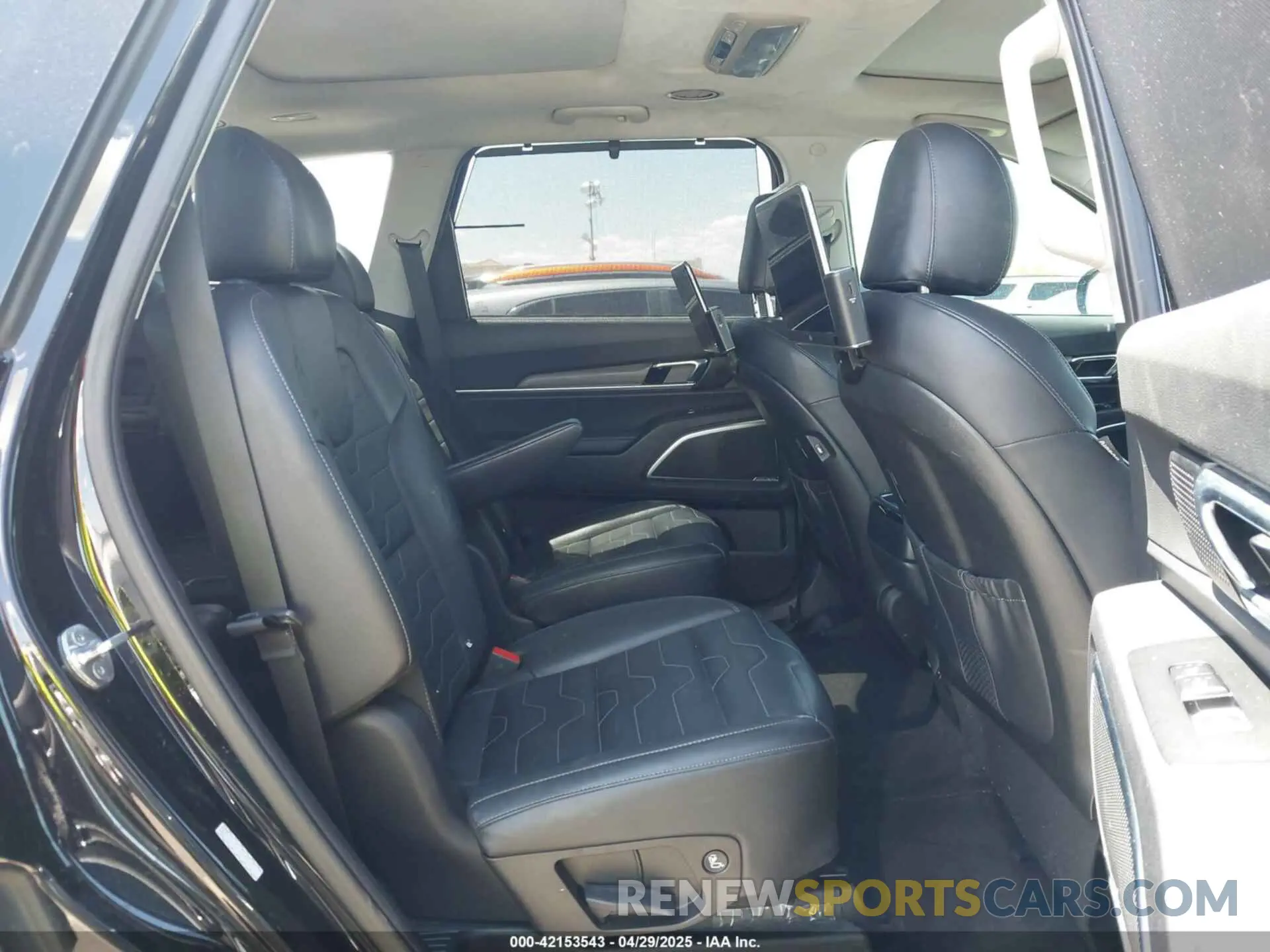 8 Photograph of a damaged car 5XYP5DHC6MG163371 KIA TELLURIDE 2021
