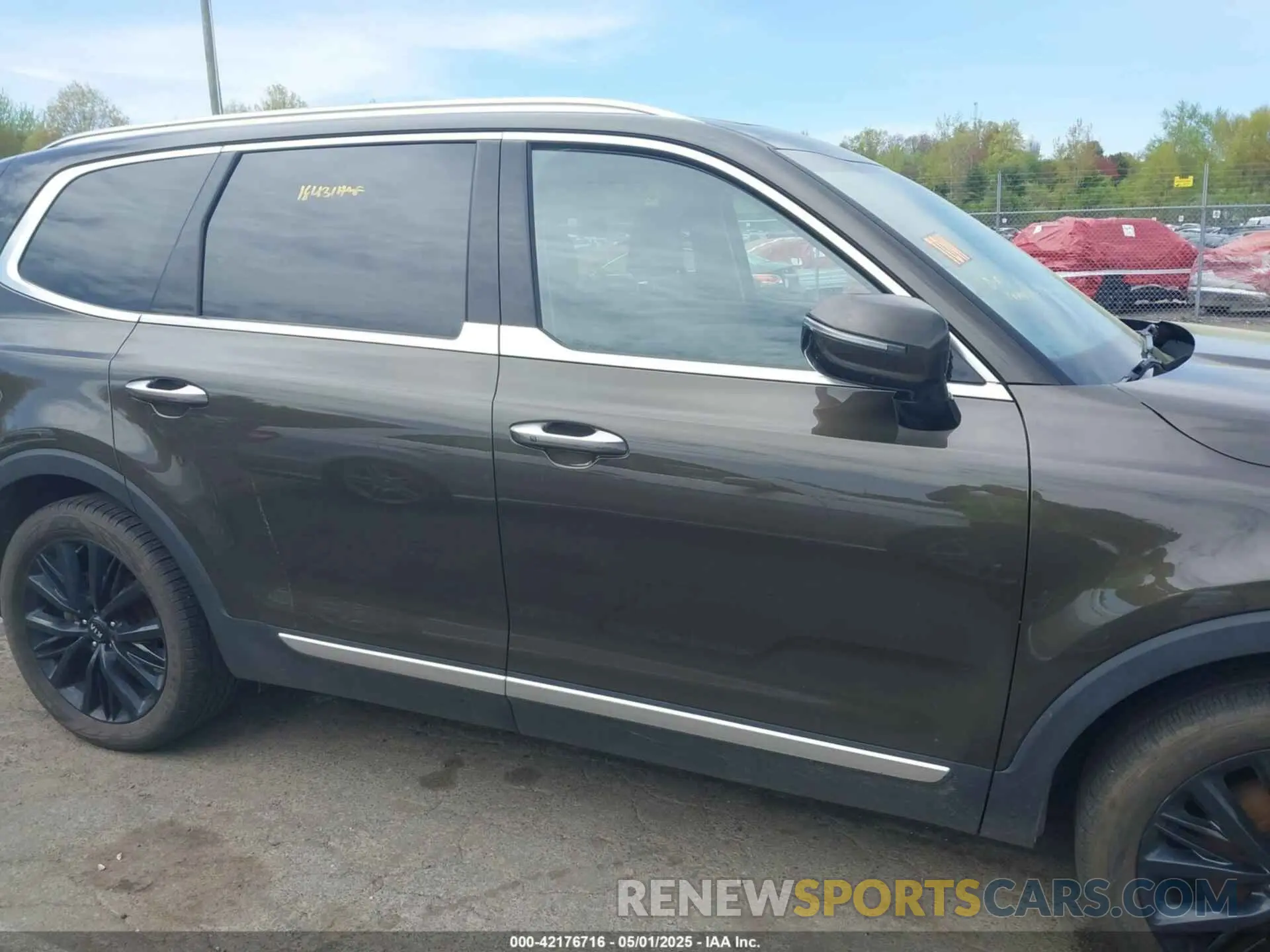 13 Photograph of a damaged car 5XYP5DHC6MG164200 KIA TELLURIDE 2021