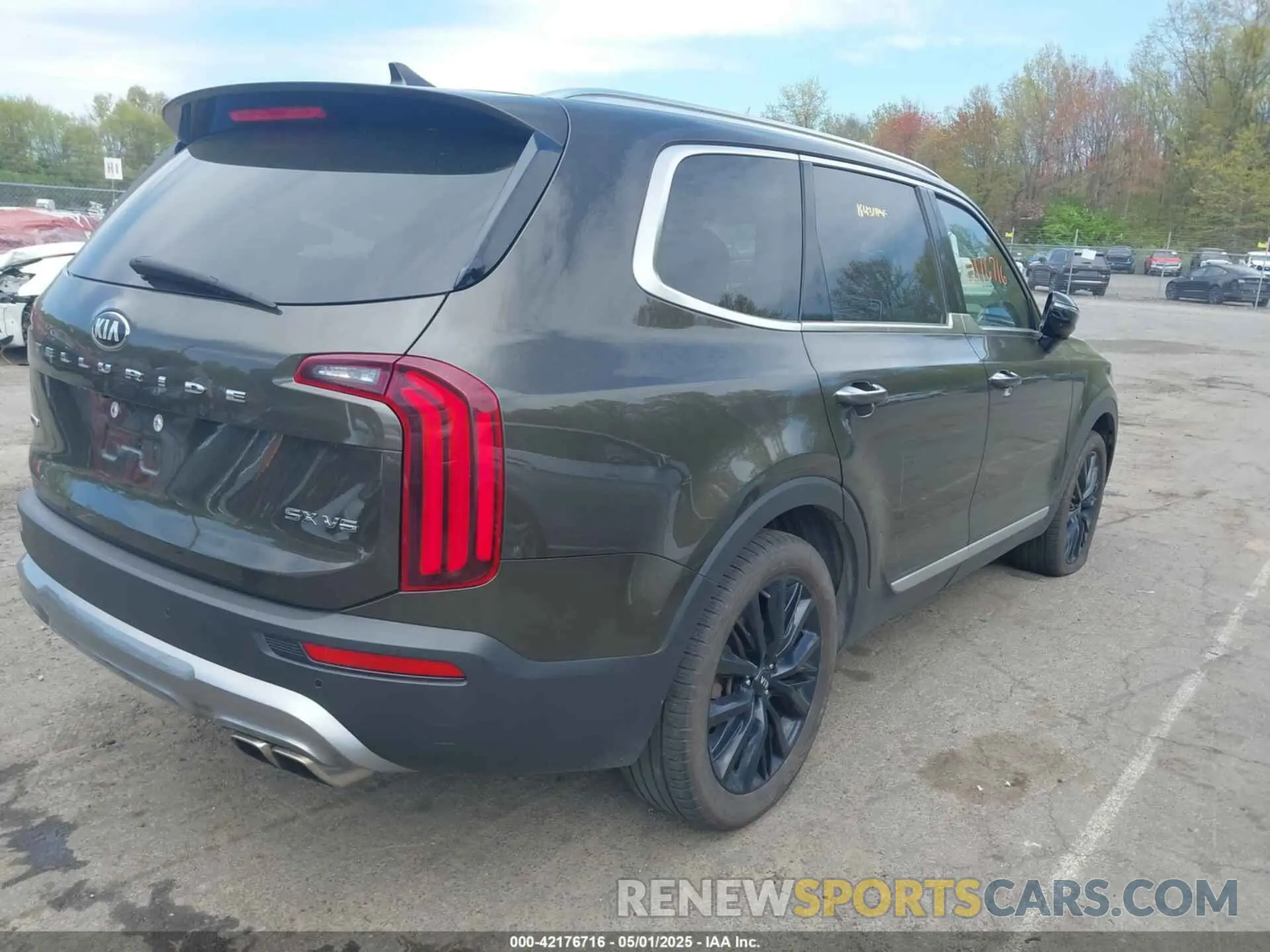 4 Photograph of a damaged car 5XYP5DHC6MG164200 KIA TELLURIDE 2021