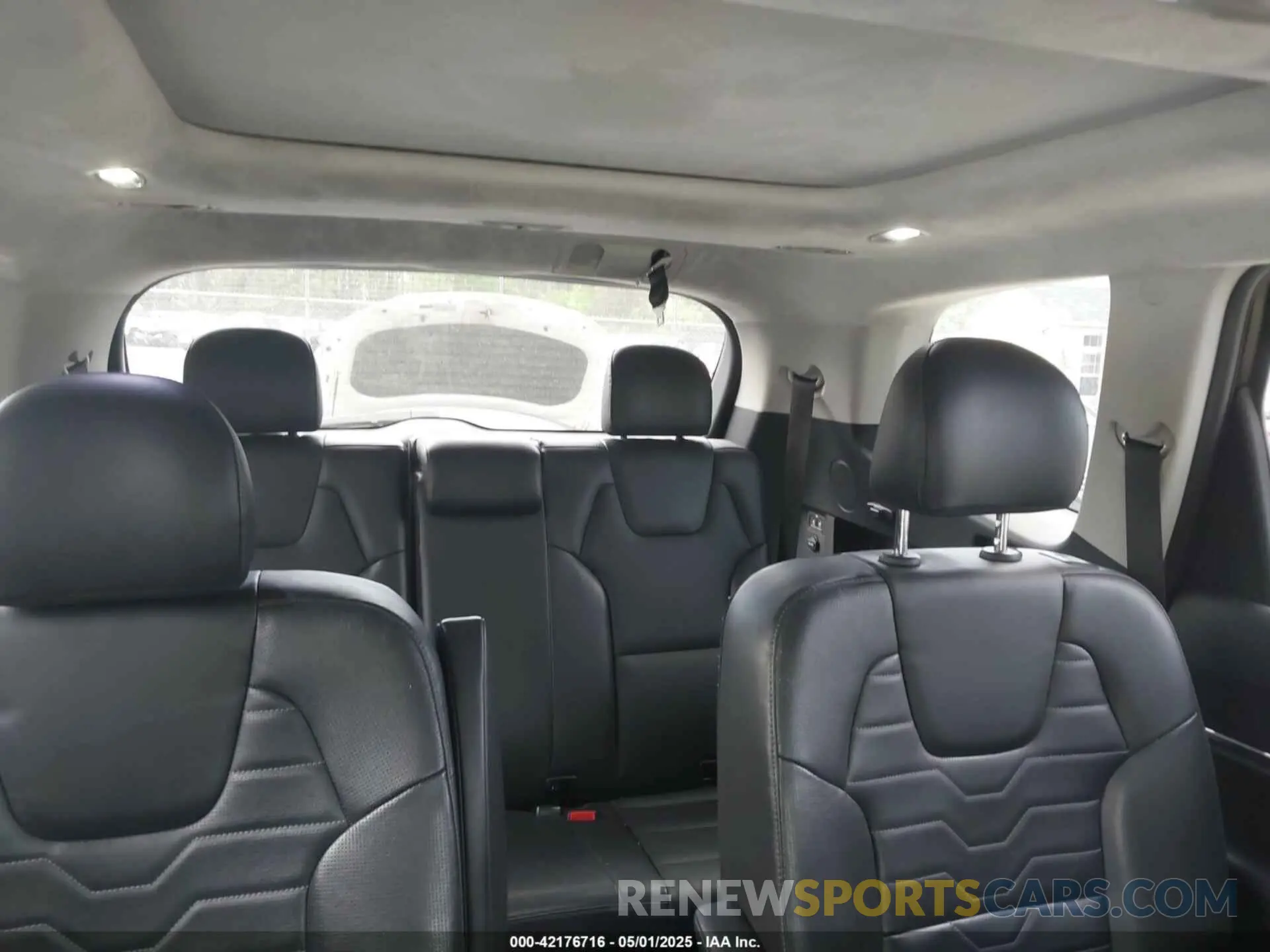 8 Photograph of a damaged car 5XYP5DHC6MG164200 KIA TELLURIDE 2021