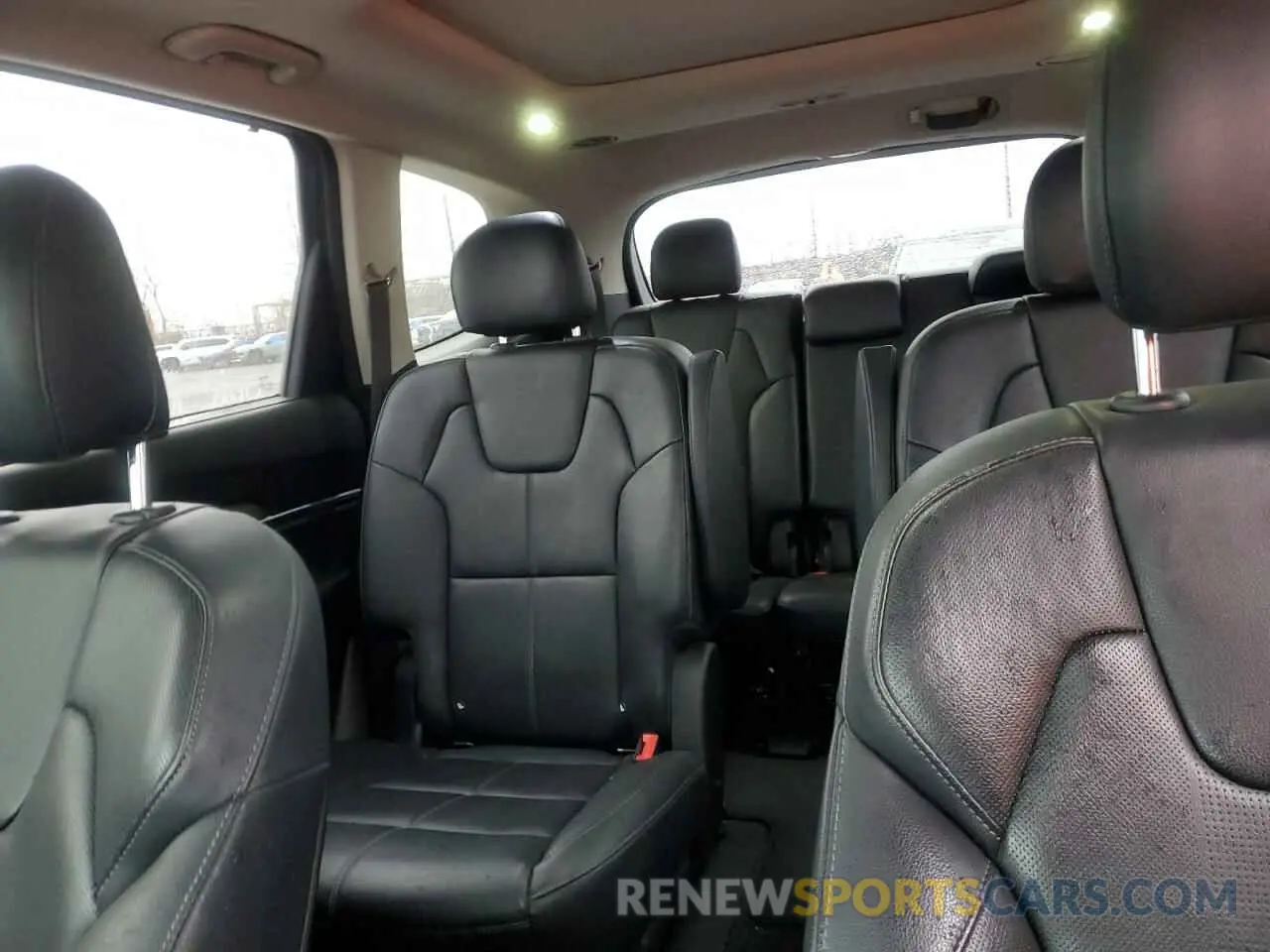 10 Photograph of a damaged car 5XYP5DHC8MG163081 KIA TELLURIDE 2021