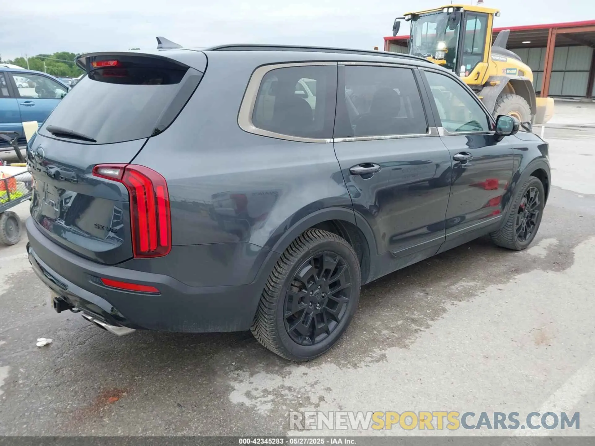 4 Photograph of a damaged car 5XYP5DHC9MG095972 KIA TELLURIDE 2021