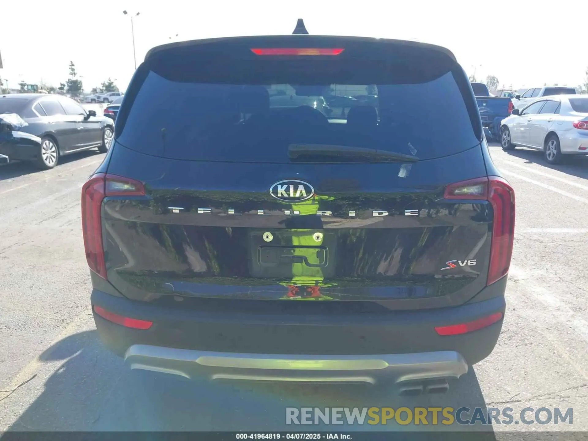 16 Photograph of a damaged car 5XYP64HC0MG178459 KIA TELLURIDE 2021