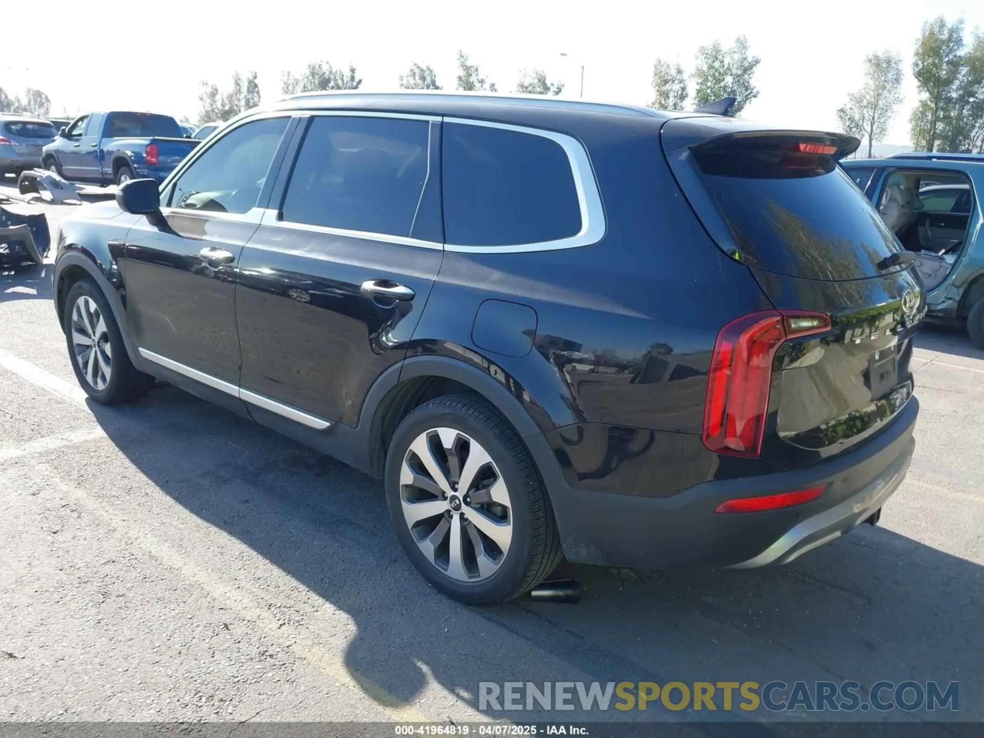 3 Photograph of a damaged car 5XYP64HC0MG178459 KIA TELLURIDE 2021
