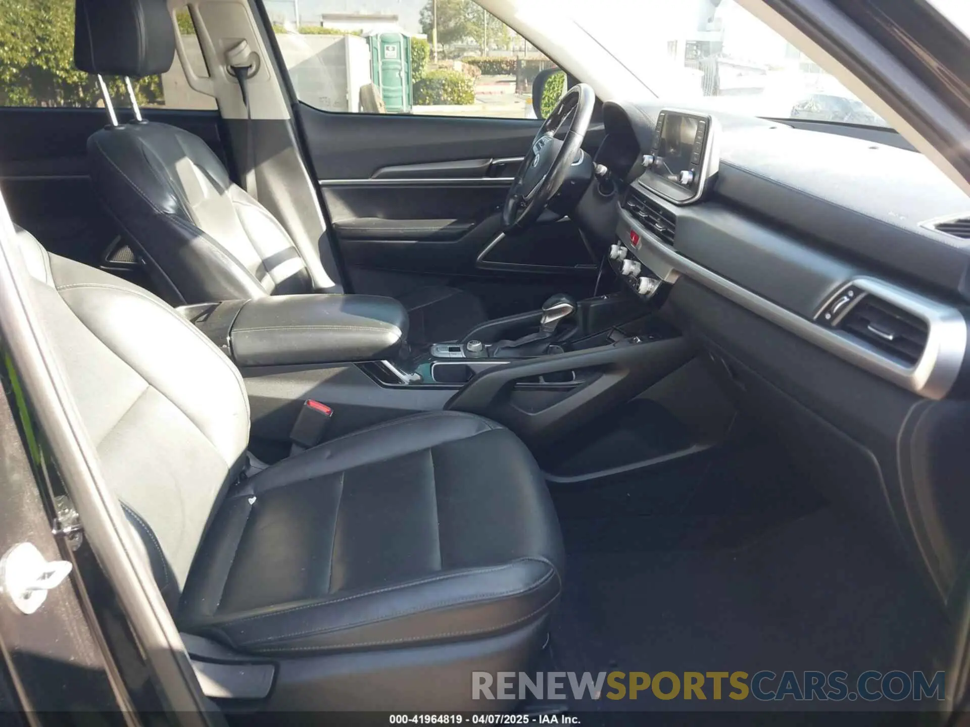 5 Photograph of a damaged car 5XYP64HC0MG178459 KIA TELLURIDE 2021