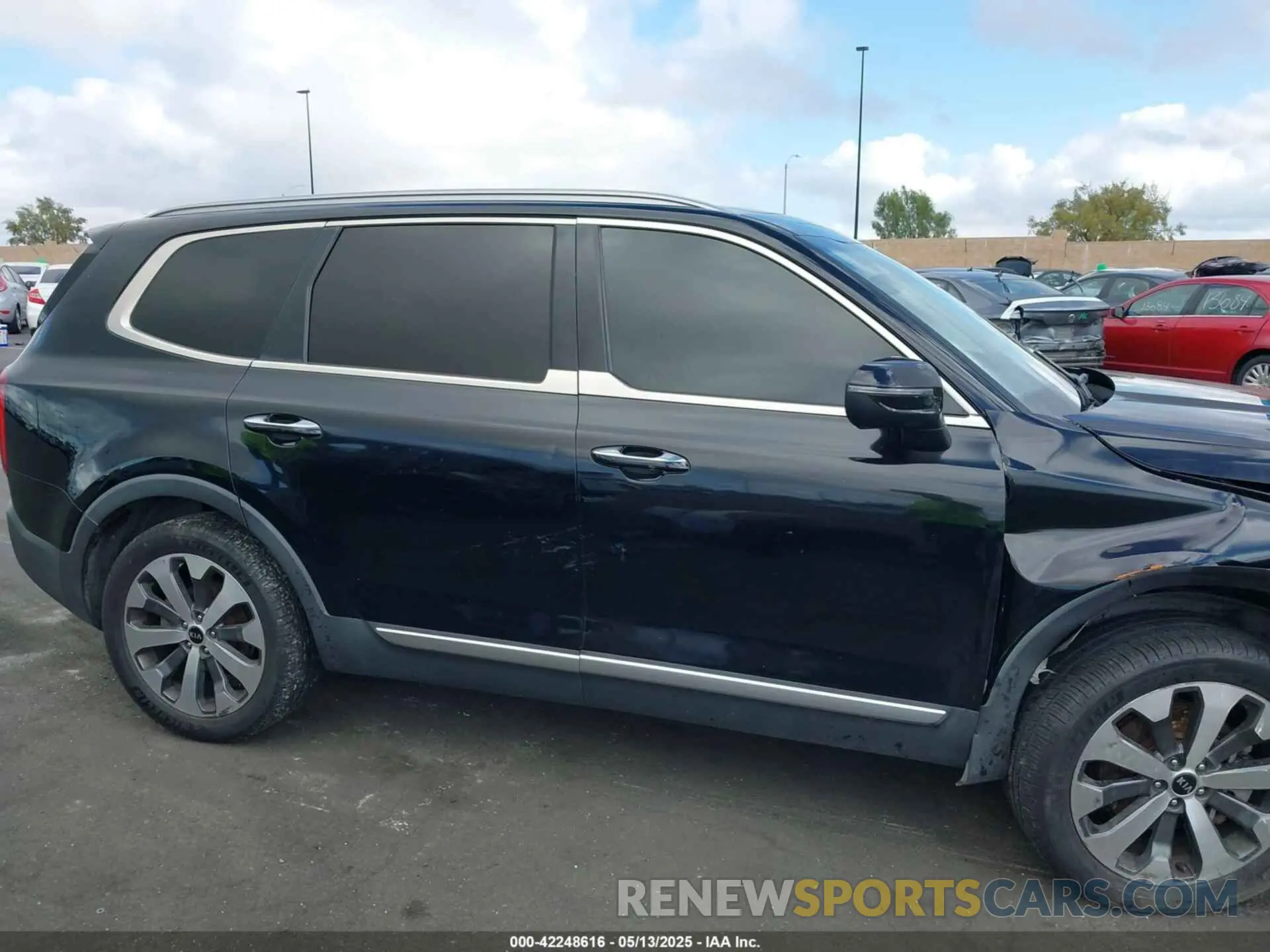 13 Photograph of a damaged car 5XYP64HC1MG101003 KIA TELLURIDE 2021