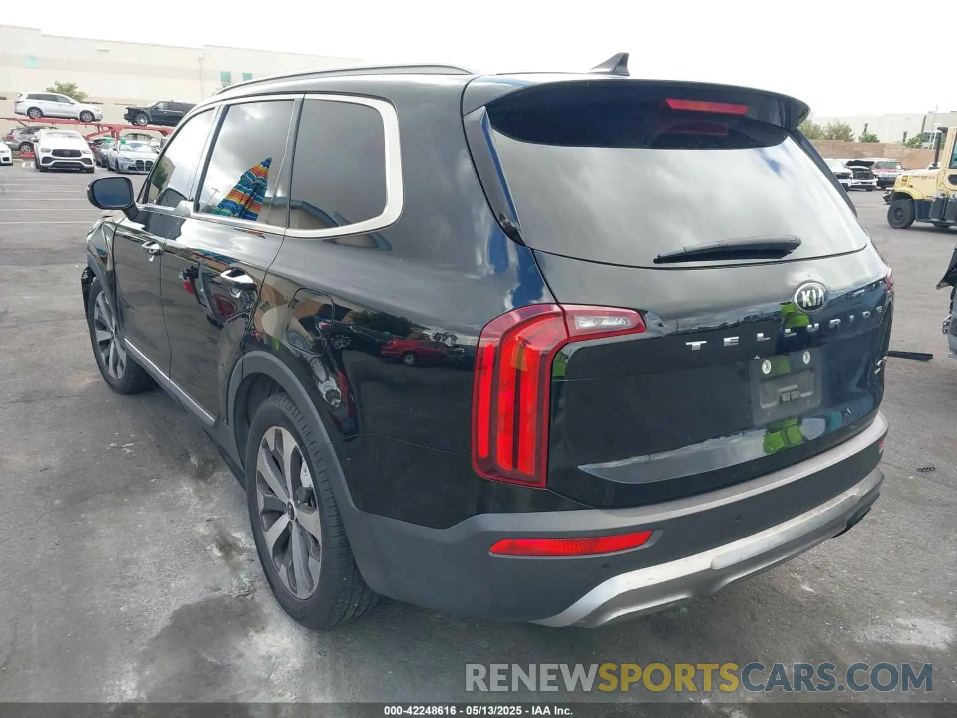 3 Photograph of a damaged car 5XYP64HC1MG101003 KIA TELLURIDE 2021