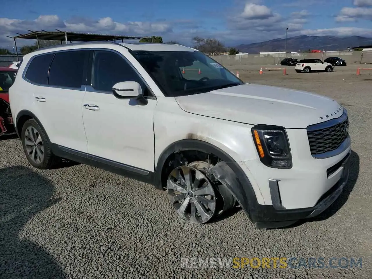 4 Photograph of a damaged car 5XYP64HC6MG106925 KIA TELLURIDE 2021