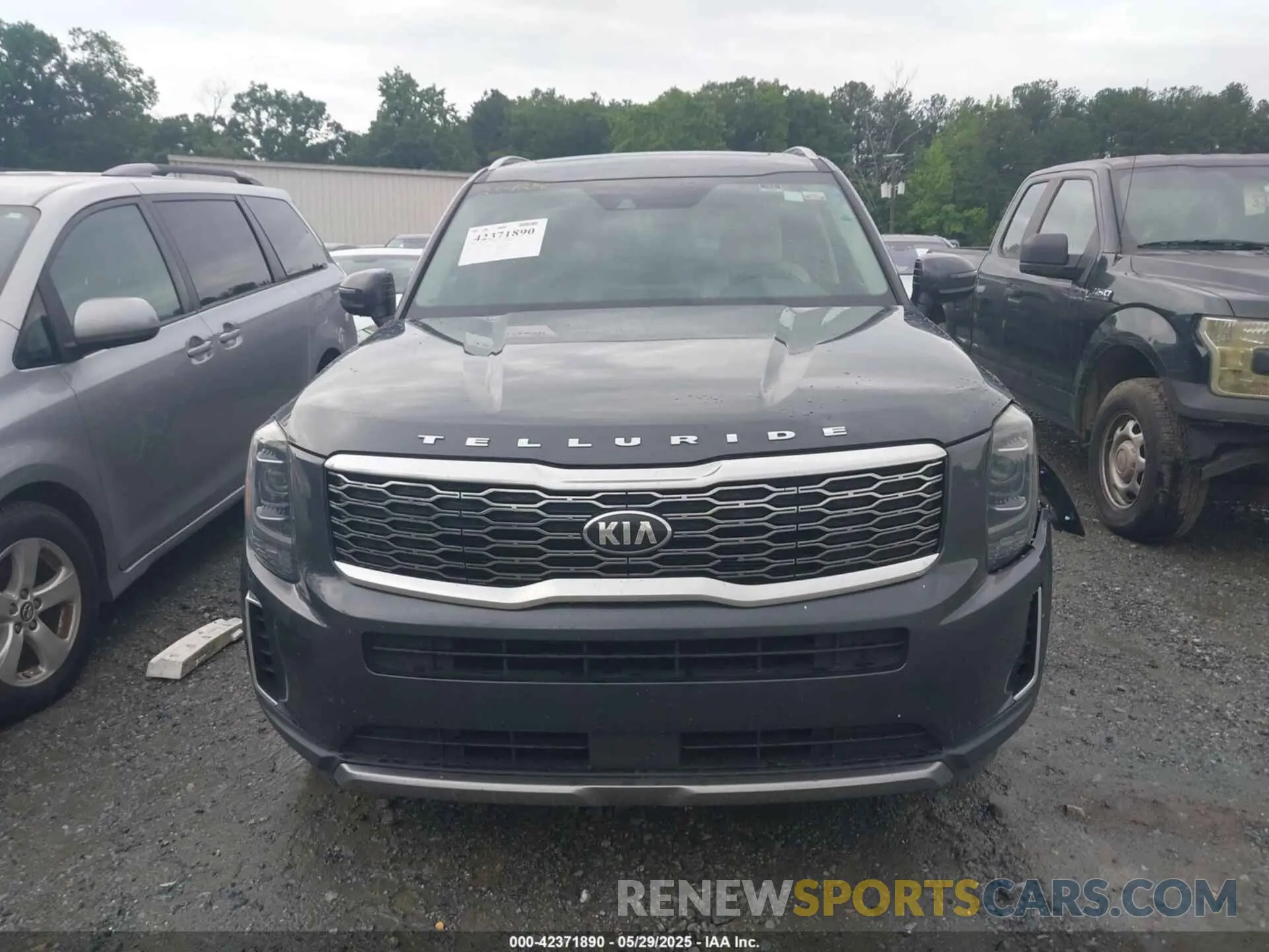 12 Photograph of a damaged car 5XYP64HC8MG127498 KIA TELLURIDE 2021