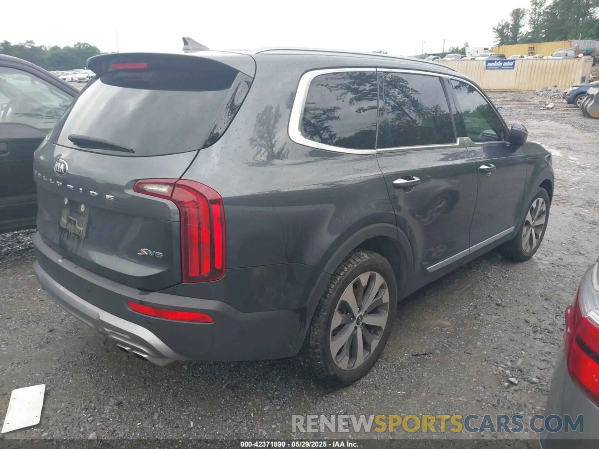 4 Photograph of a damaged car 5XYP64HC8MG127498 KIA TELLURIDE 2021