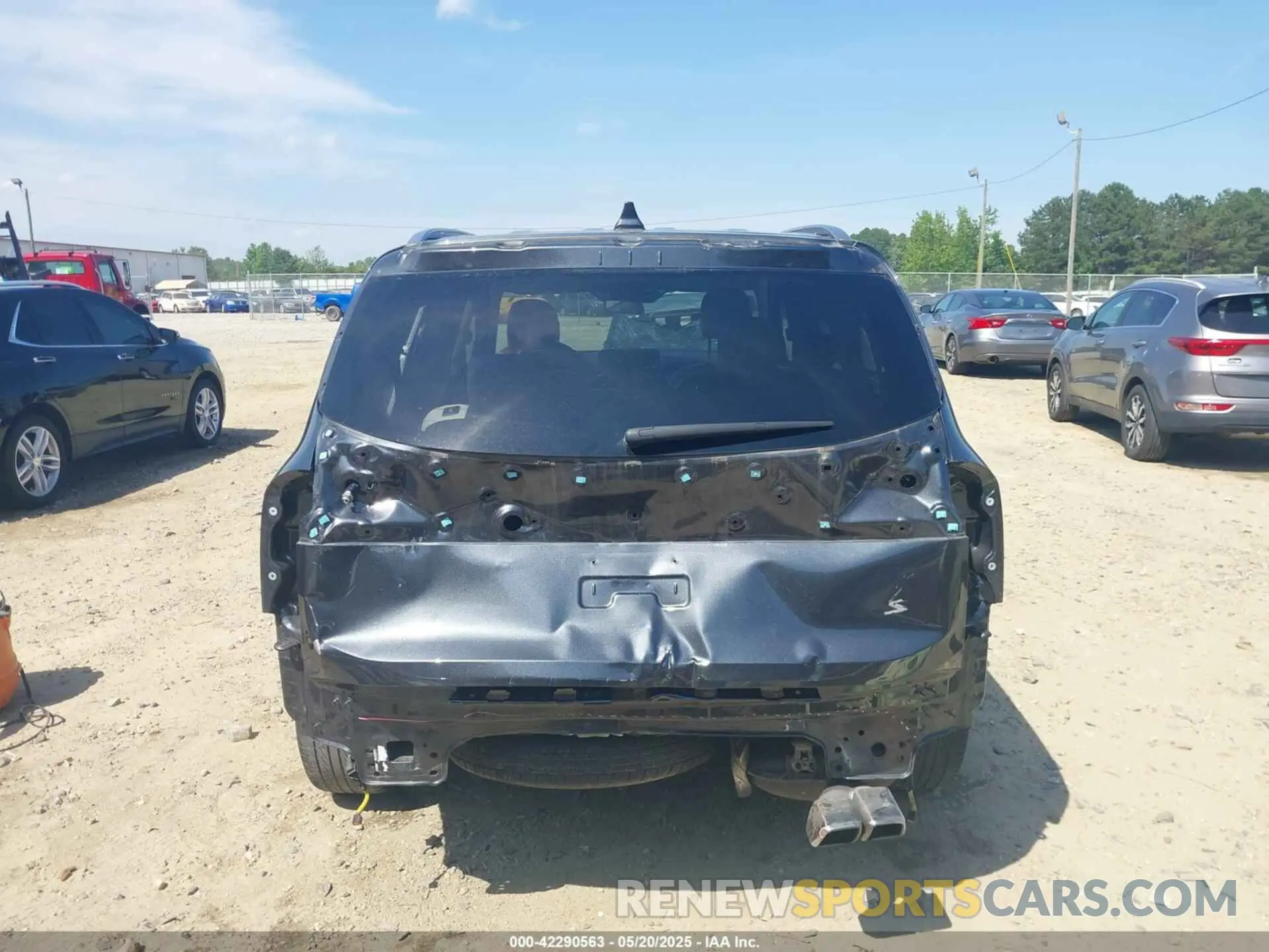 17 Photograph of a damaged car 5XYP64HC9MG106479 KIA TELLURIDE 2021