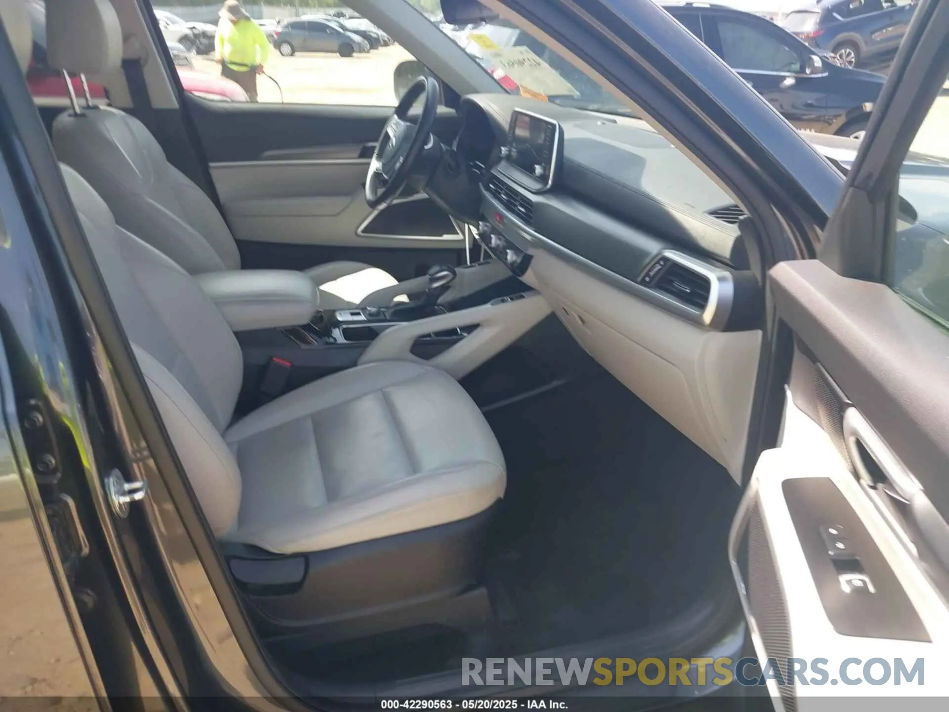 5 Photograph of a damaged car 5XYP64HC9MG106479 KIA TELLURIDE 2021
