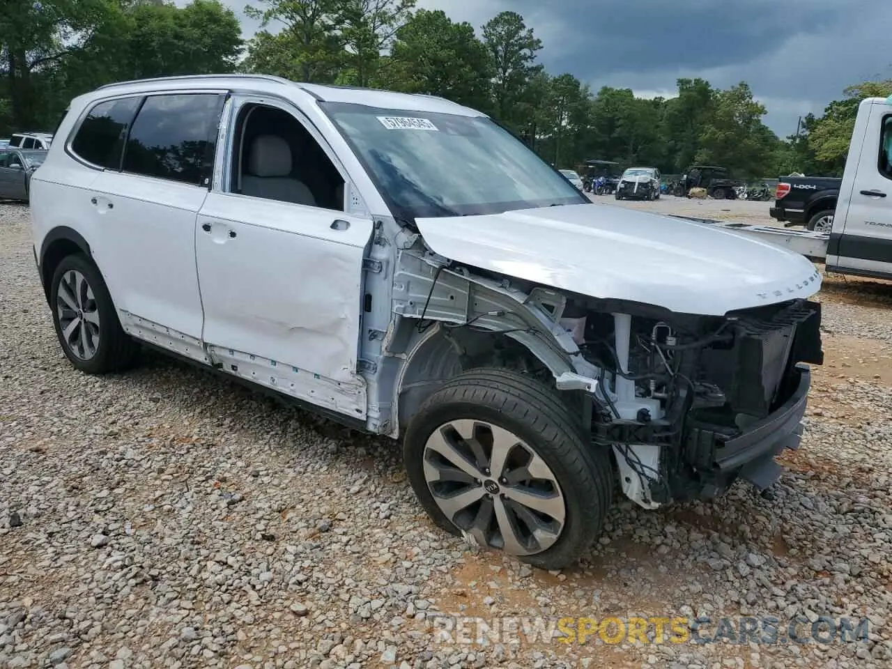 4 Photograph of a damaged car 5XYP6DHC1MG156986 KIA TELLURIDE 2021