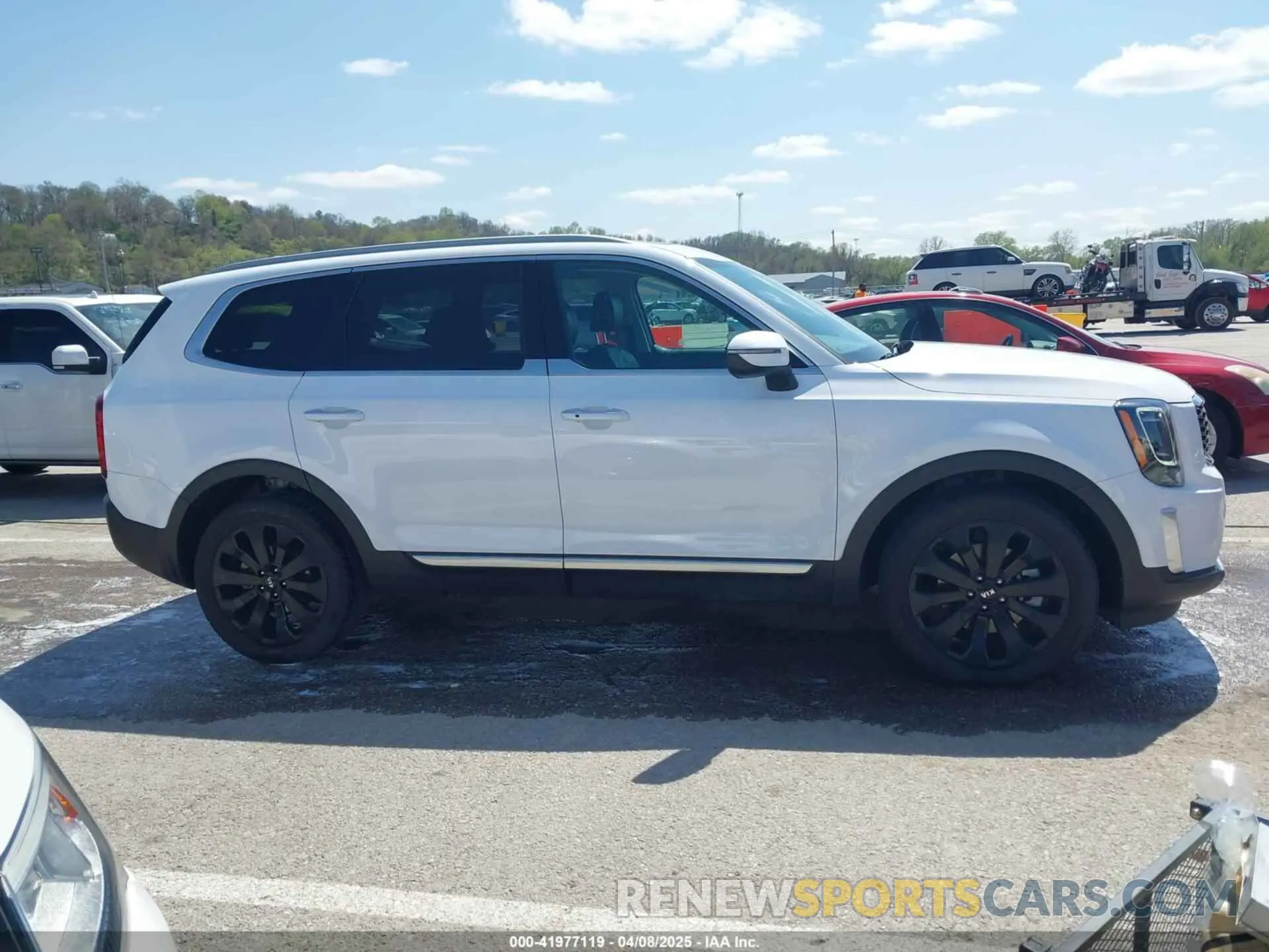 13 Photograph of a damaged car 5XYP6DHC3MG125920 KIA TELLURIDE 2021