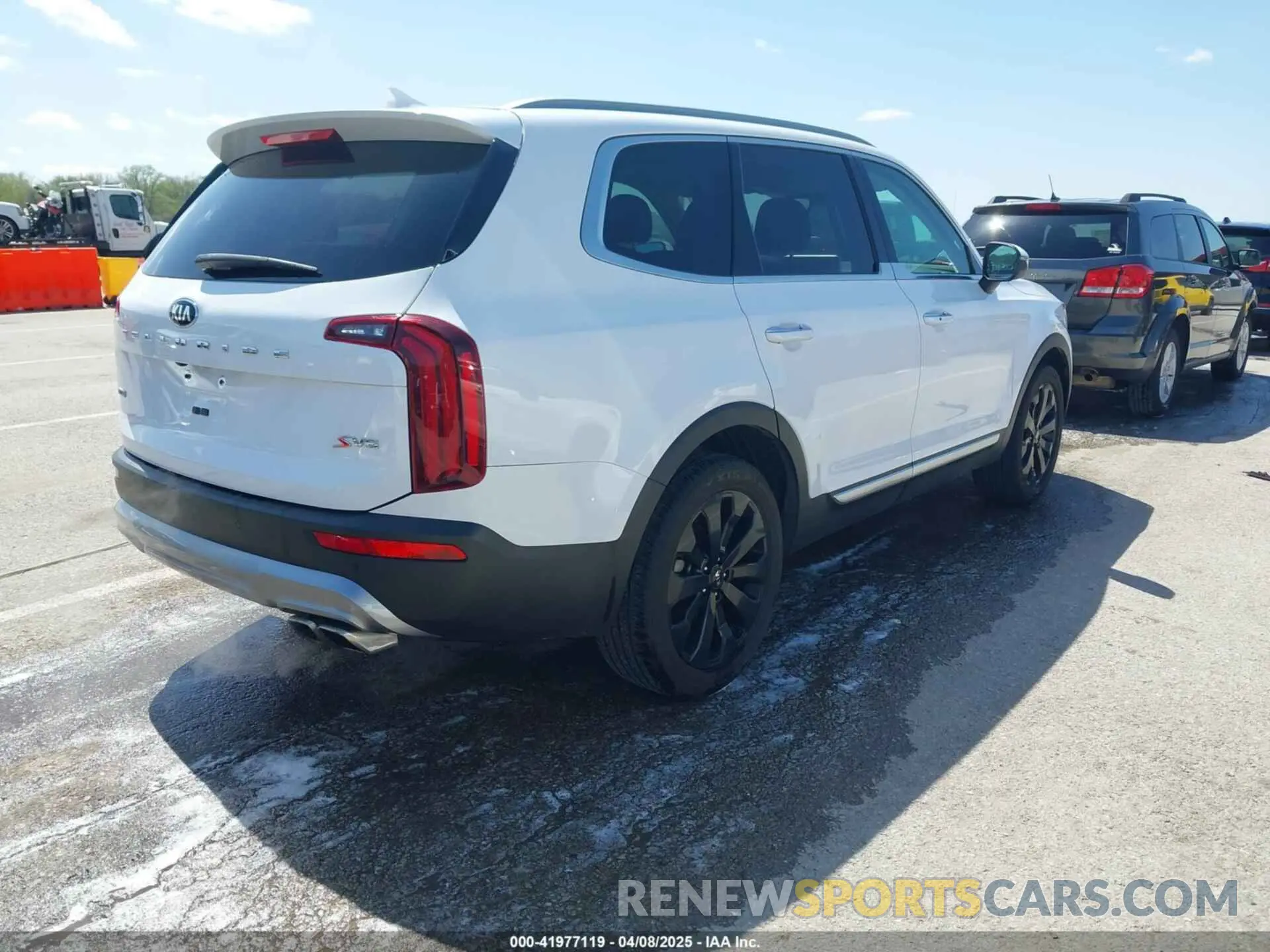 4 Photograph of a damaged car 5XYP6DHC3MG125920 KIA TELLURIDE 2021