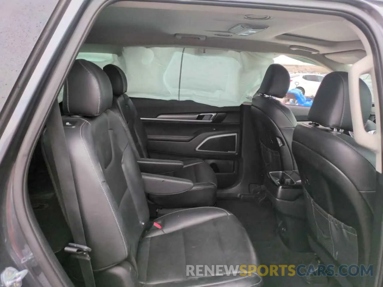 10 Photograph of a damaged car 5XYP6DHC4MG100931 KIA TELLURIDE 2021