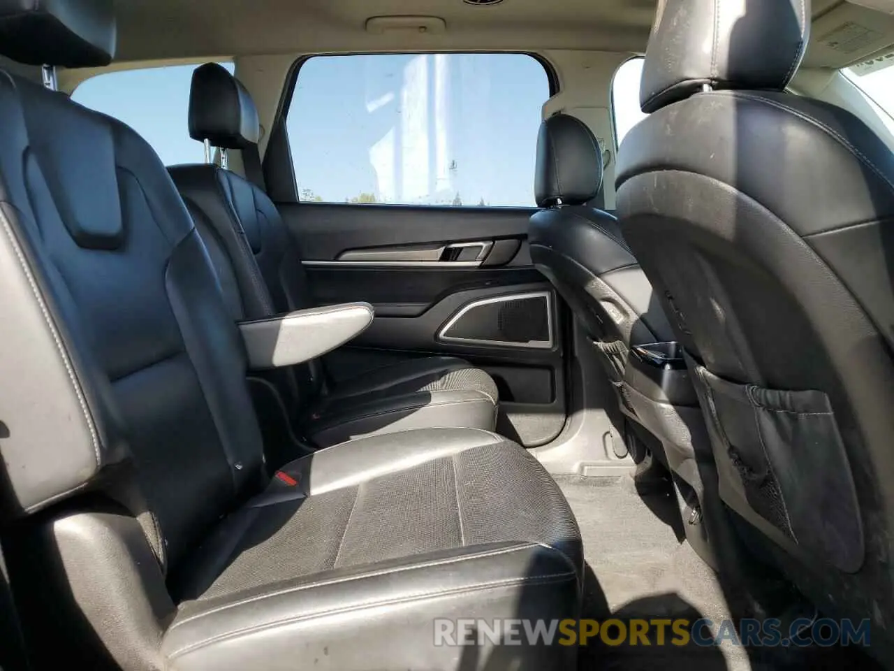 11 Photograph of a damaged car 5XYP6DHC5MG097036 KIA TELLURIDE 2021