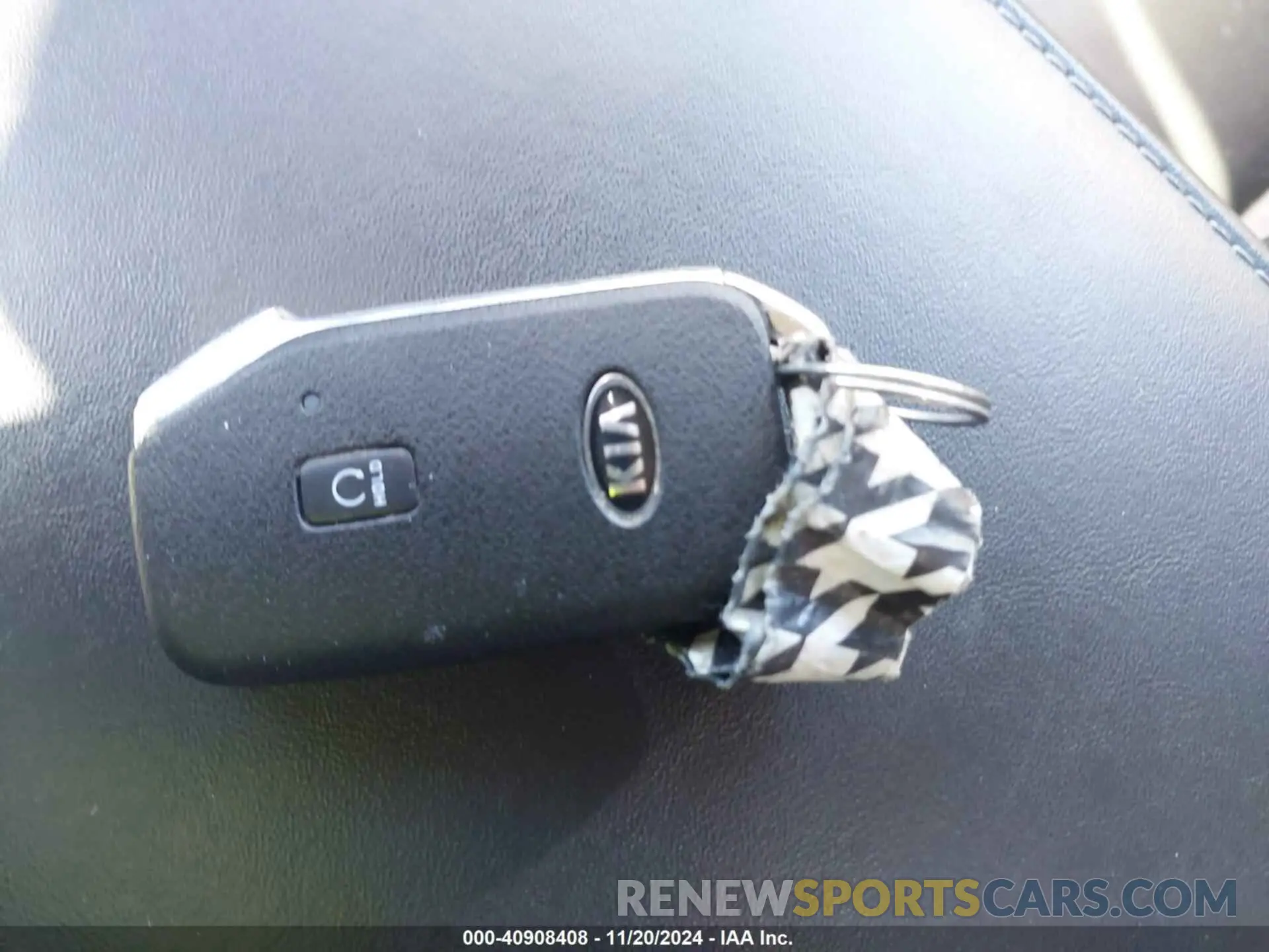 11 Photograph of a damaged car 5XYP6DHC5MG109914 KIA TELLURIDE 2021