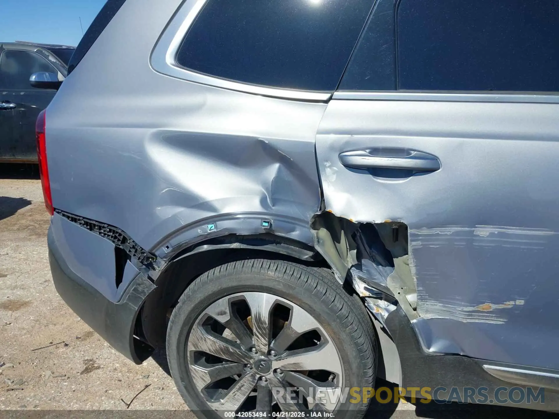 6 Photograph of a damaged car 5XYP6DHC7MG124284 KIA TELLURIDE 2021