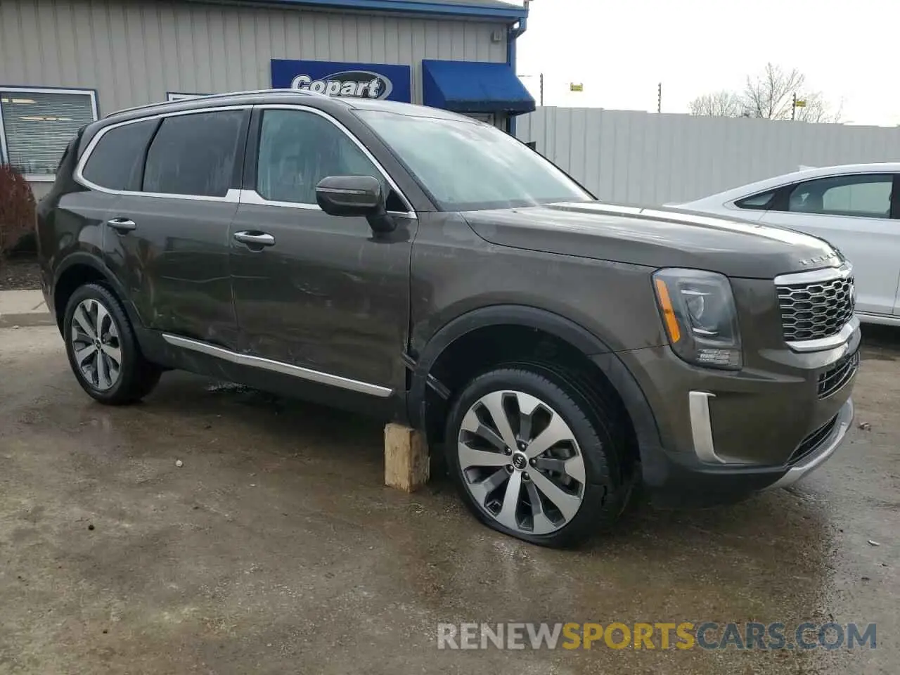 4 Photograph of a damaged car 5XYP6DHC7MG156376 KIA TELLURIDE 2021