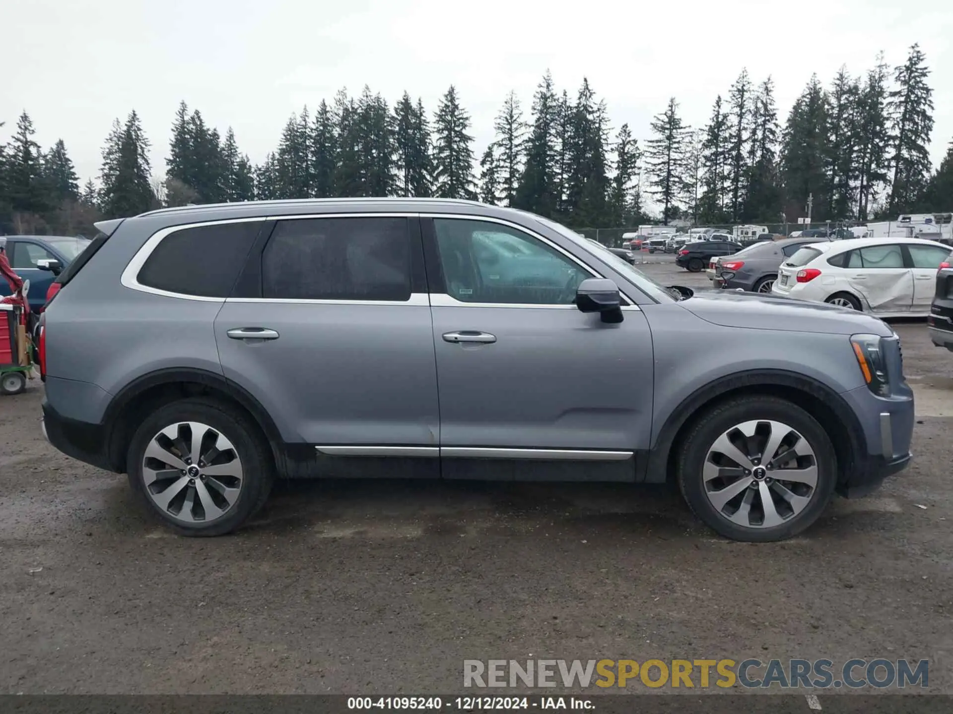 13 Photograph of a damaged car 5XYP6DHC7MG160587 KIA TELLURIDE 2021