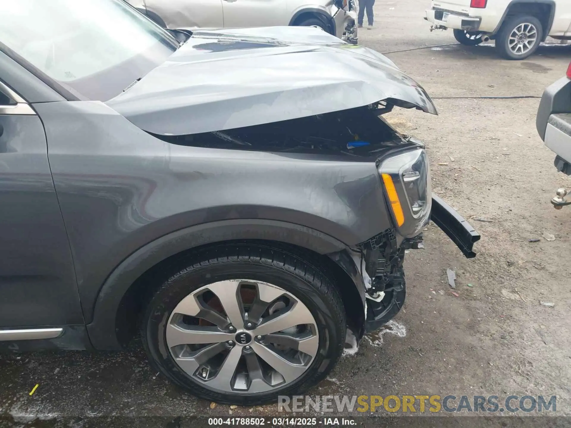 17 Photograph of a damaged car 5XYP6DHC8MG114167 KIA TELLURIDE 2021