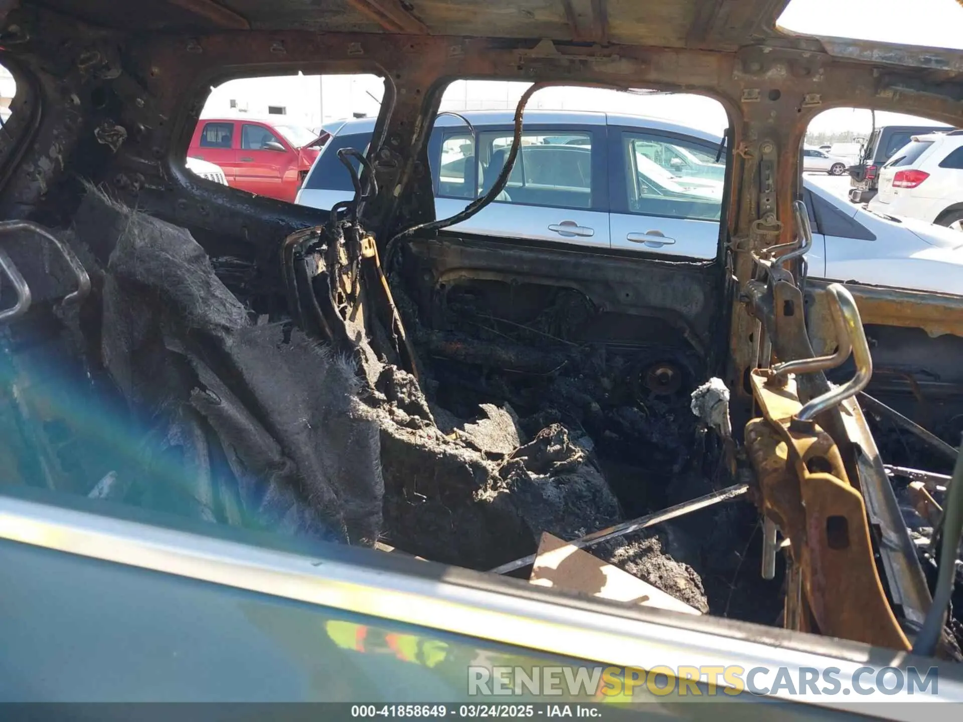 8 Photograph of a damaged car 5XYP6DHC9MG177391 KIA TELLURIDE 2021
