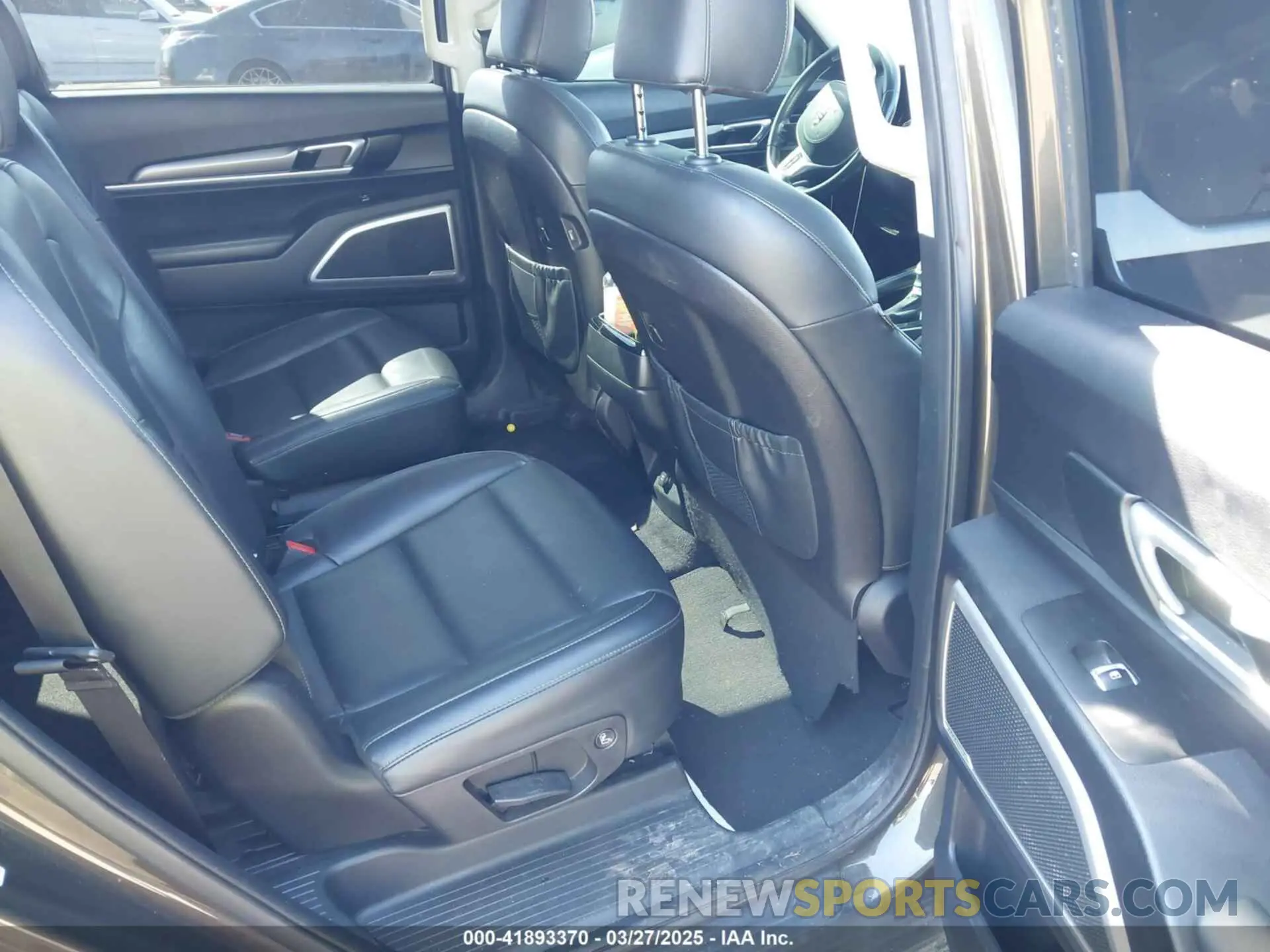 8 Photograph of a damaged car 5XYP6DHCXMG115191 KIA TELLURIDE 2021