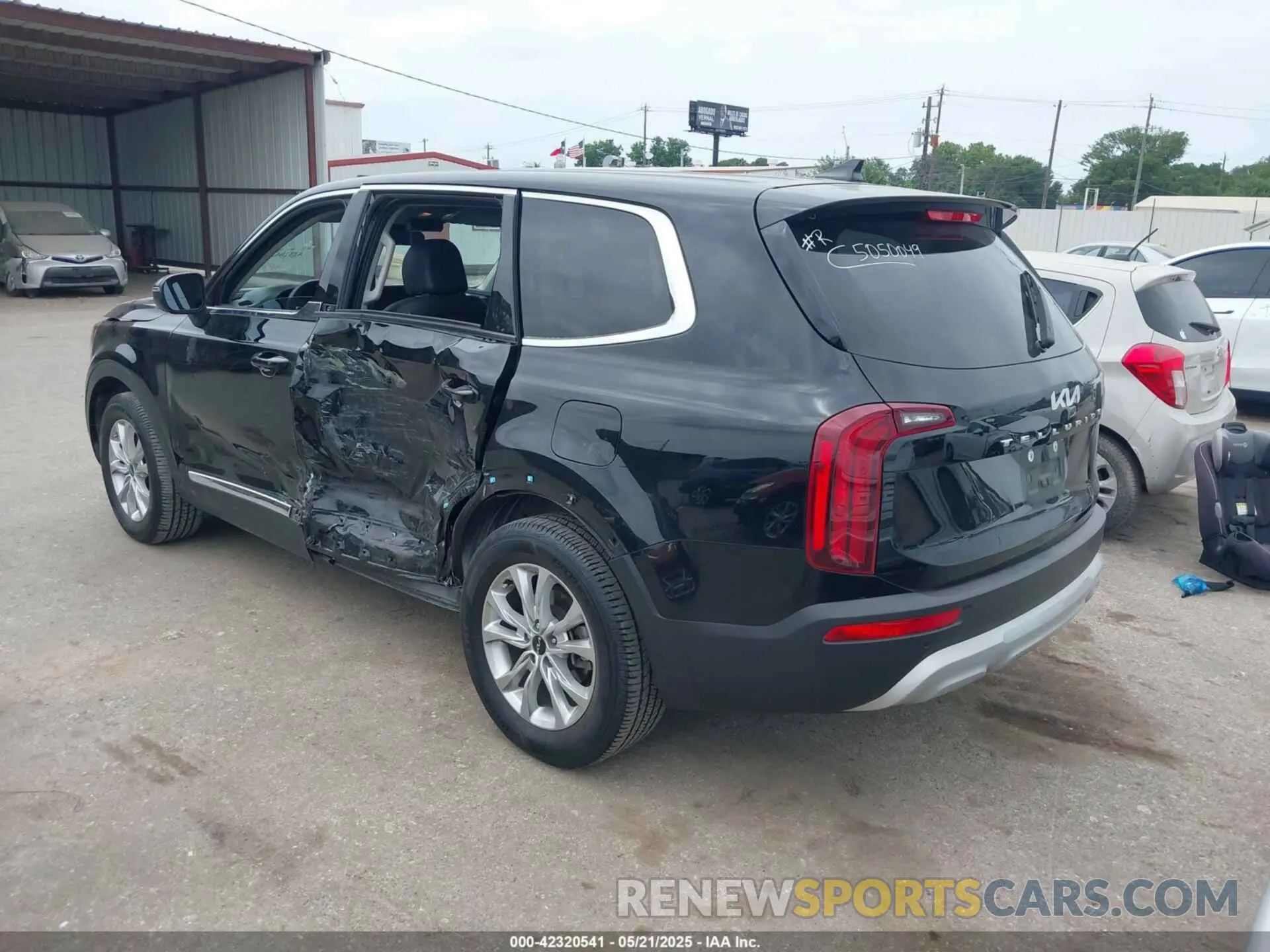 3 Photograph of a damaged car 5XYP24HC6NG242341 KIA TELLURIDE 2022