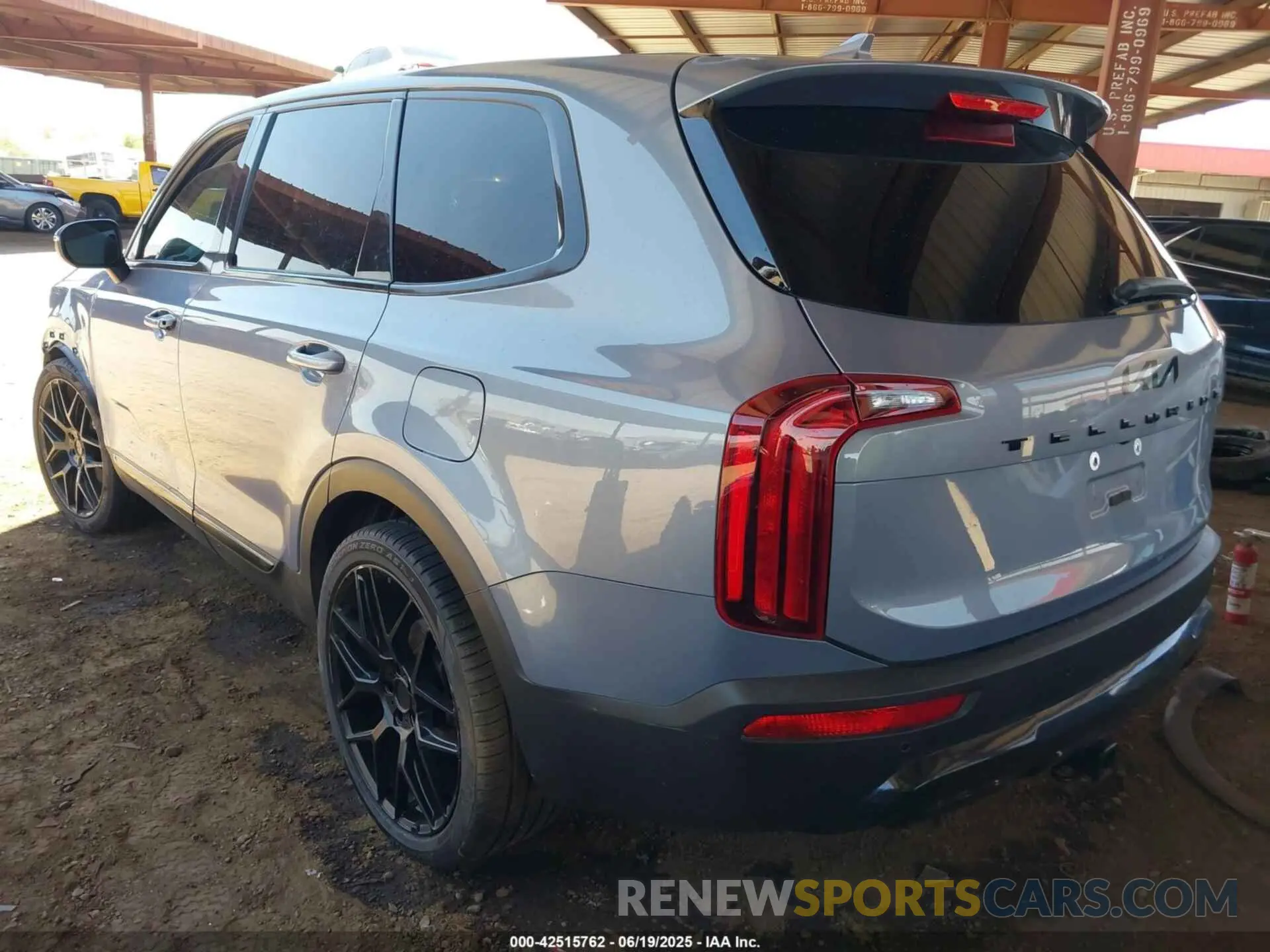 3 Photograph of a damaged car 5XYP24HC7NG197619 KIA TELLURIDE 2022