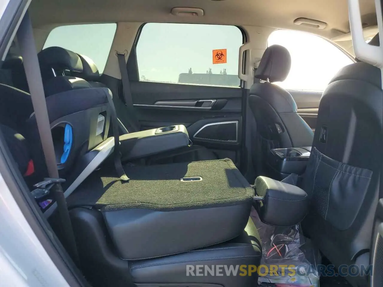 11 Photograph of a damaged car 5XYP2DHC1NG252839 KIA TELLURIDE 2022