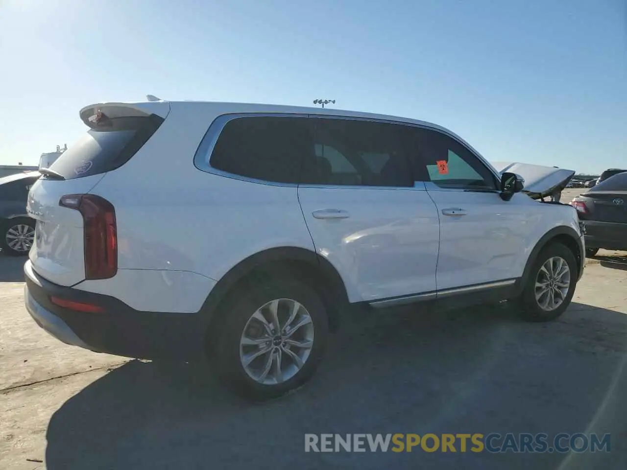 3 Photograph of a damaged car 5XYP2DHC1NG252839 KIA TELLURIDE 2022