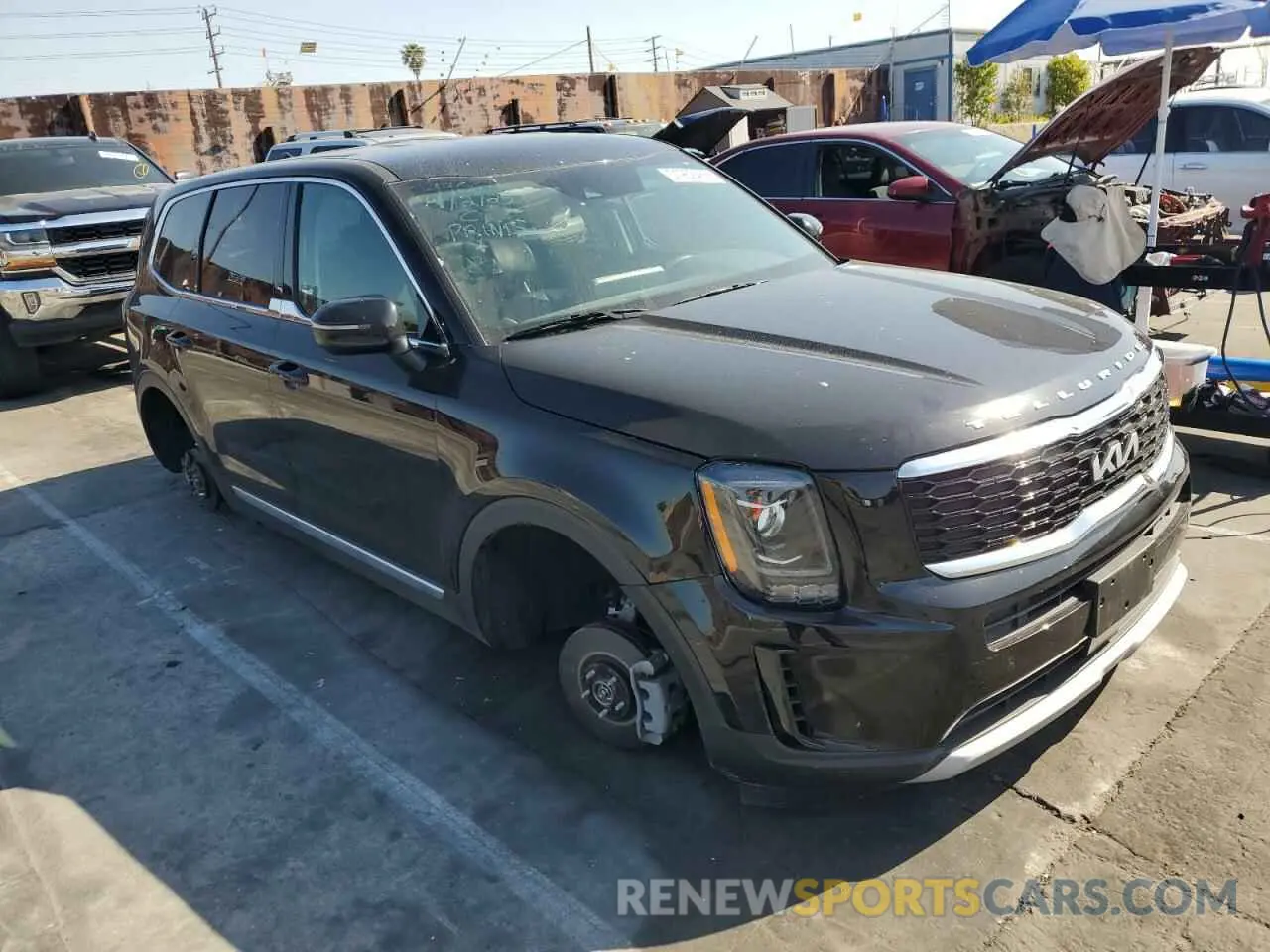 4 Photograph of a damaged car 5XYP2DHC8NG272893 KIA TELLURIDE 2022
