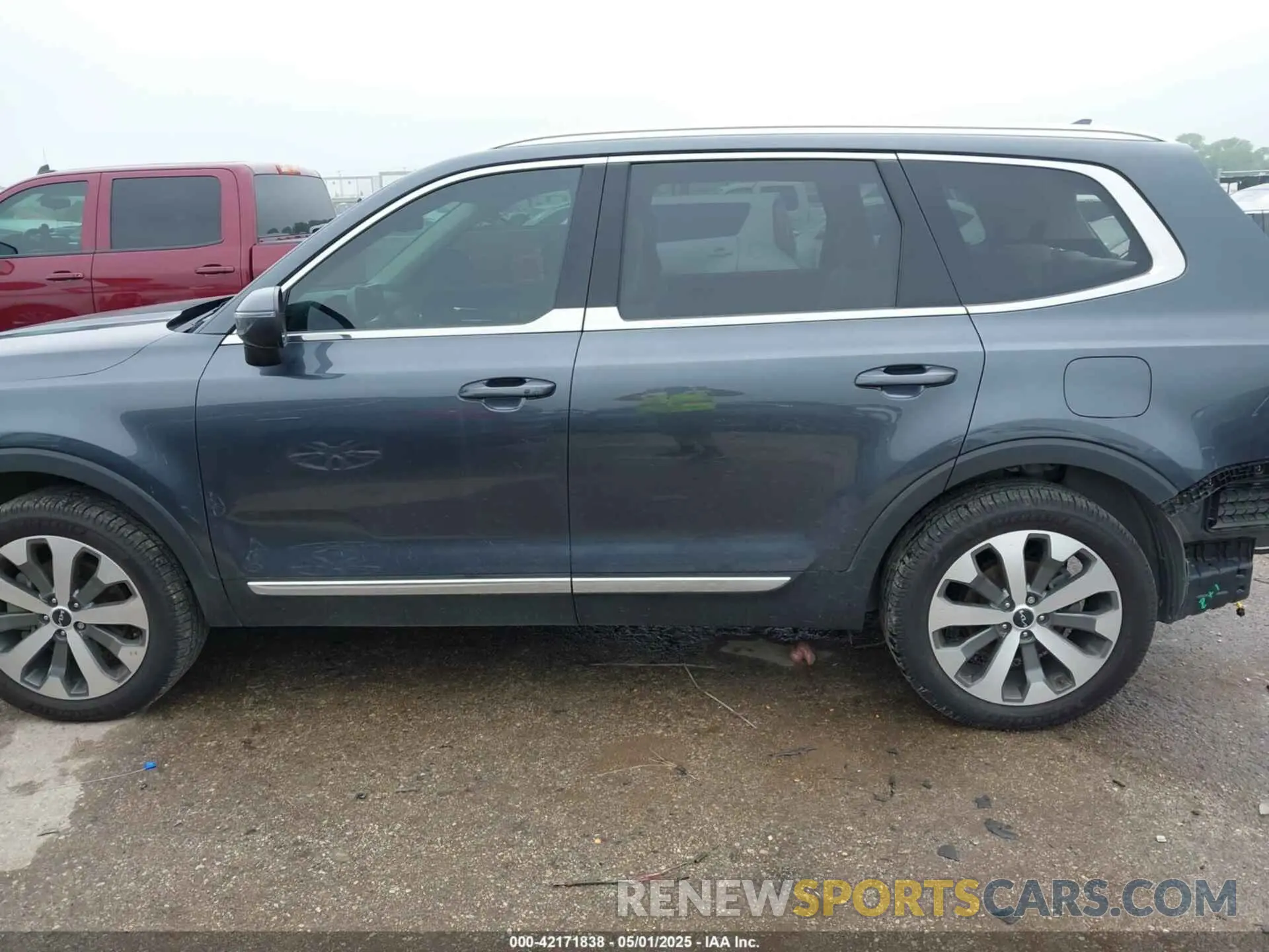 14 Photograph of a damaged car 5XYP34HC0NG195434 KIA TELLURIDE 2022