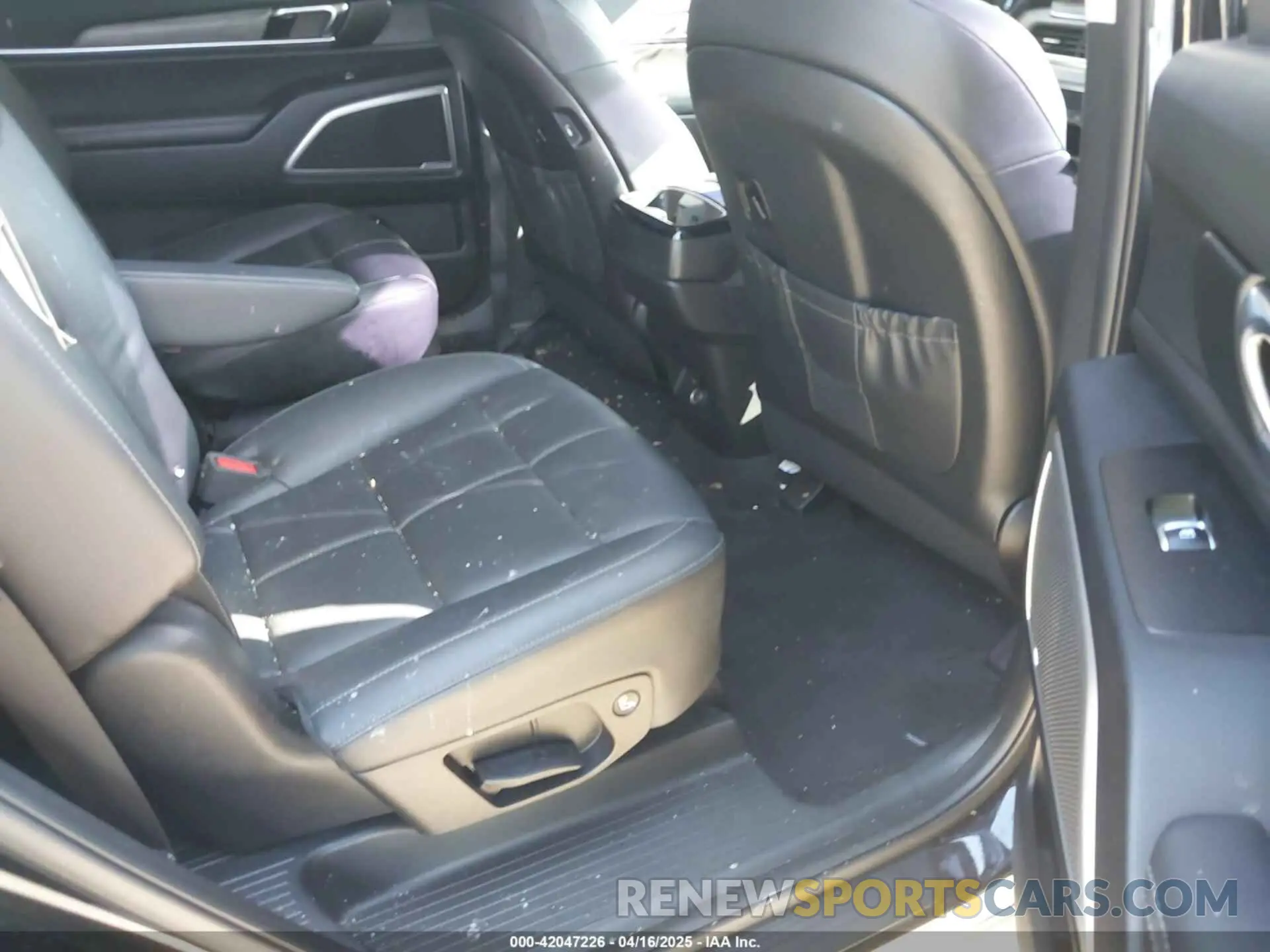 8 Photograph of a damaged car 5XYP34HC0NG243269 KIA TELLURIDE 2022