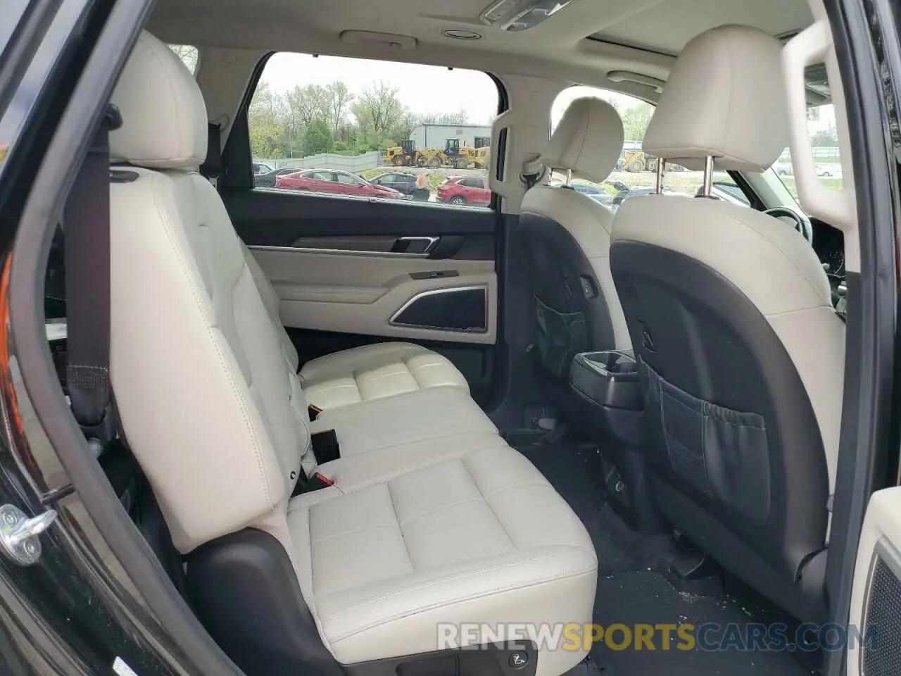 11 Photograph of a damaged car 5XYP34HC0NG282802 KIA TELLURIDE 2022