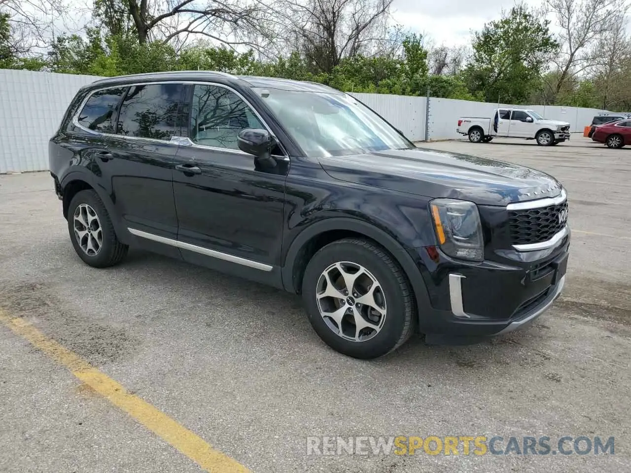4 Photograph of a damaged car 5XYP34HC0NG282802 KIA TELLURIDE 2022