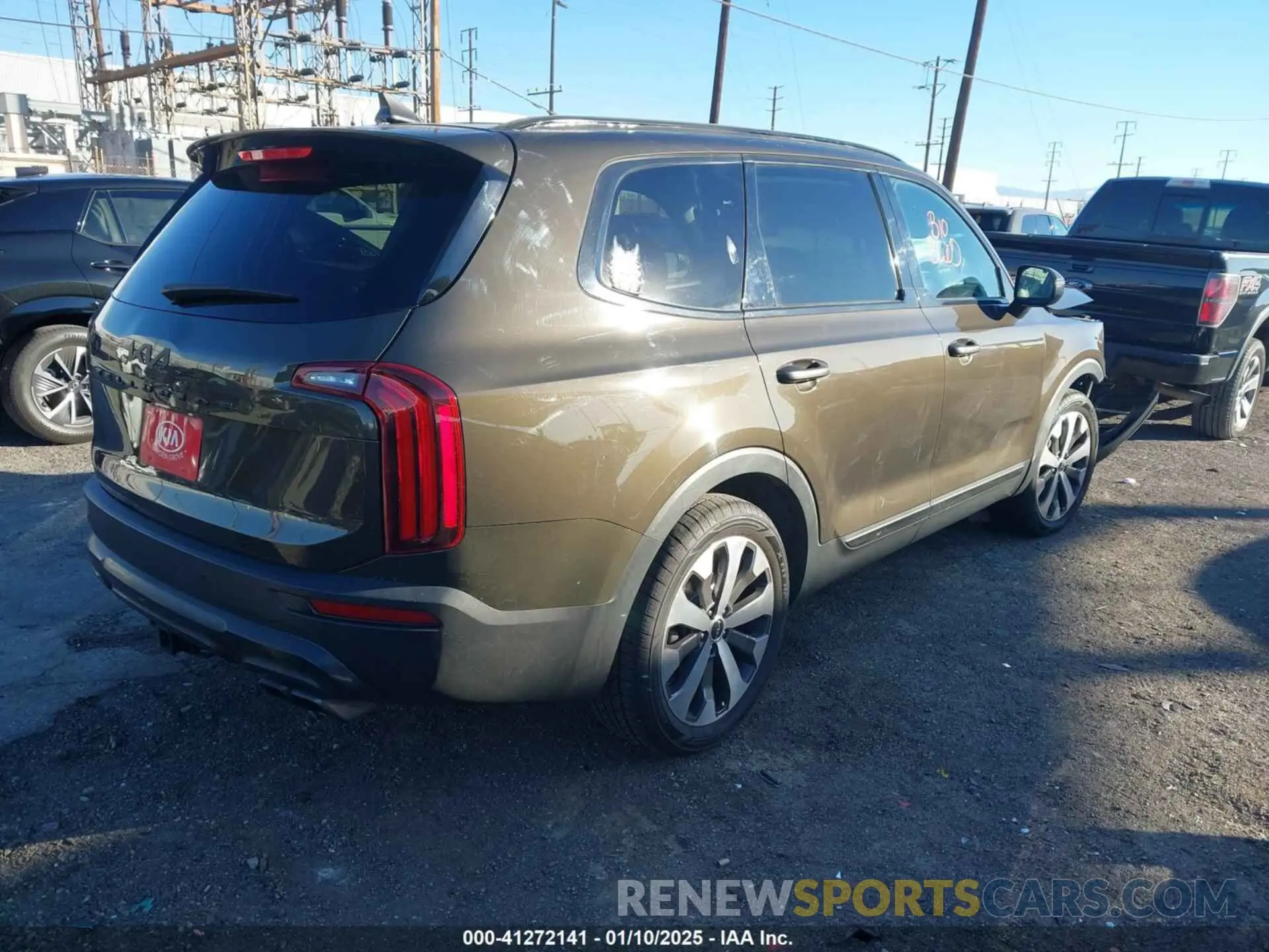 4 Photograph of a damaged car 5XYP34HC1NG238520 KIA TELLURIDE 2022