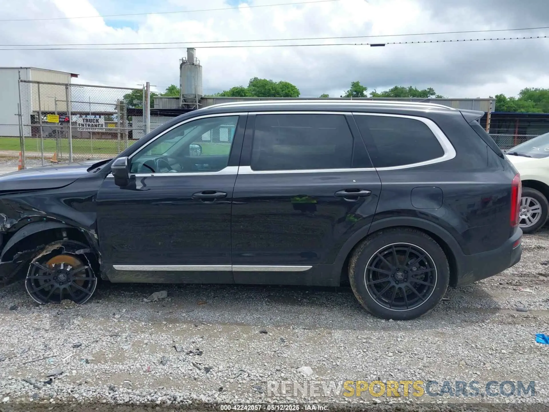 14 Photograph of a damaged car 5XYP34HC1NG265166 KIA TELLURIDE 2022