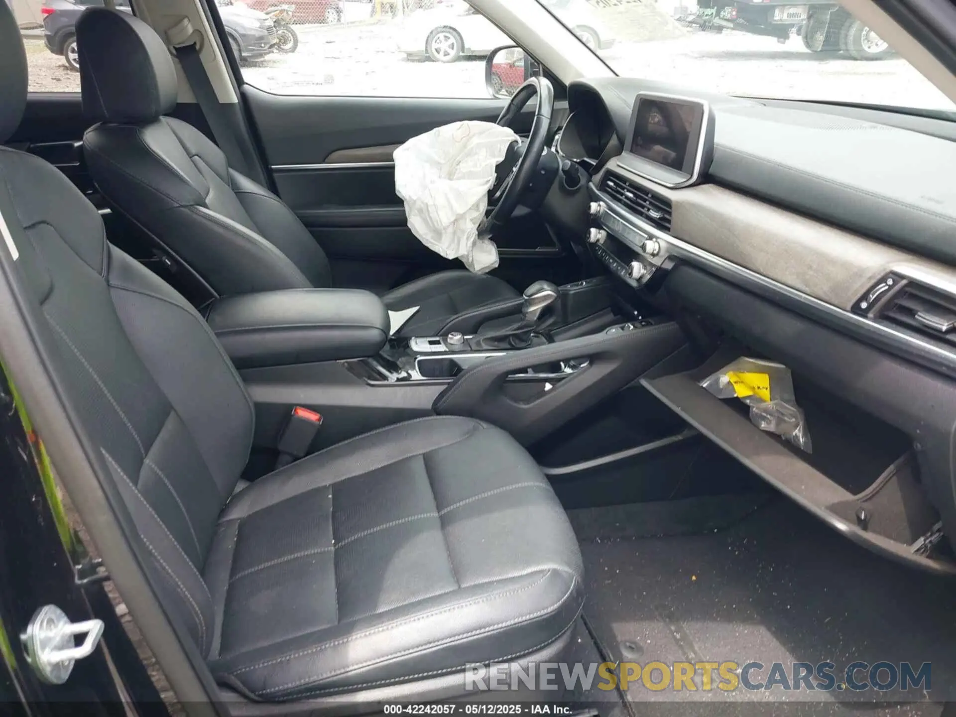 5 Photograph of a damaged car 5XYP34HC1NG265166 KIA TELLURIDE 2022