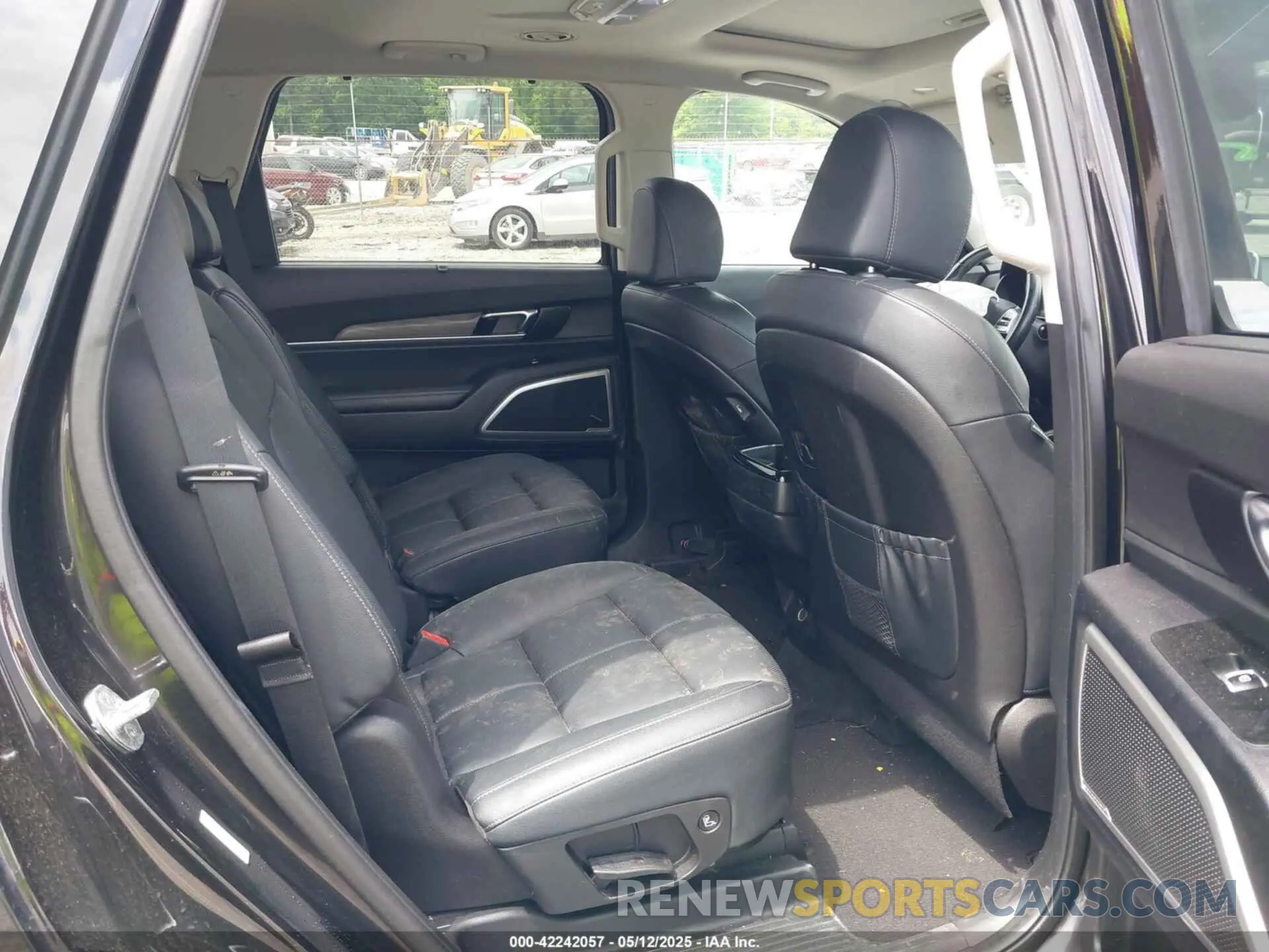 8 Photograph of a damaged car 5XYP34HC1NG265166 KIA TELLURIDE 2022