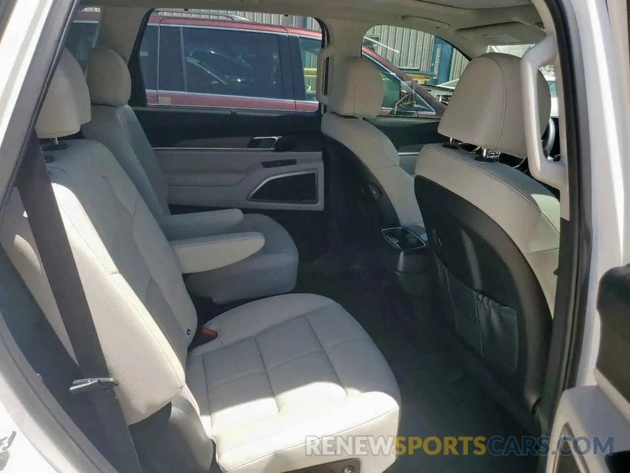 11 Photograph of a damaged car 5XYP34HC3NG237157 KIA TELLURIDE 2022