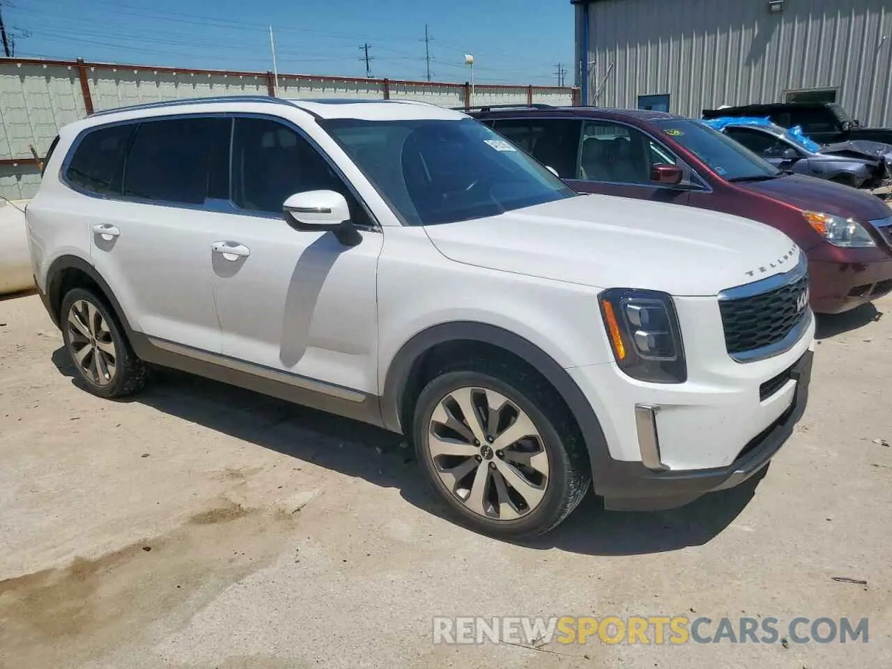 4 Photograph of a damaged car 5XYP34HC3NG237157 KIA TELLURIDE 2022