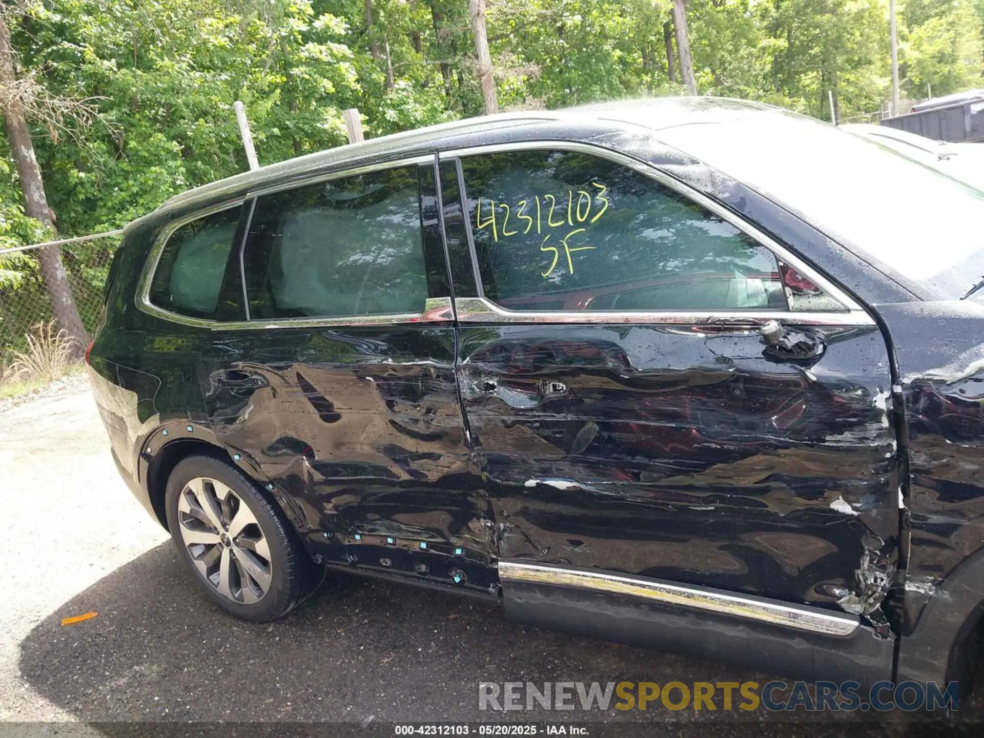 13 Photograph of a damaged car 5XYP34HC3NG312049 KIA TELLURIDE 2022