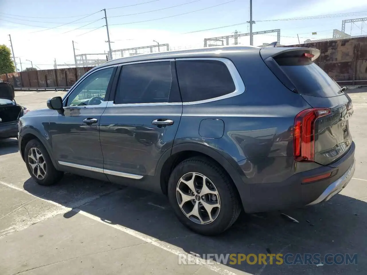 2 Photograph of a damaged car 5XYP34HC5NG282889 KIA TELLURIDE 2022
