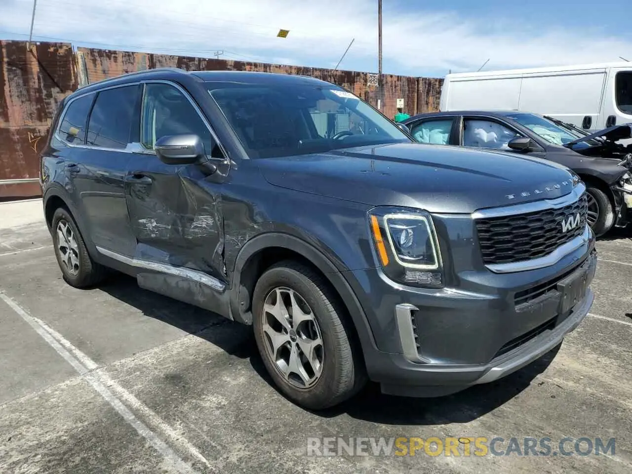 4 Photograph of a damaged car 5XYP34HC5NG282889 KIA TELLURIDE 2022