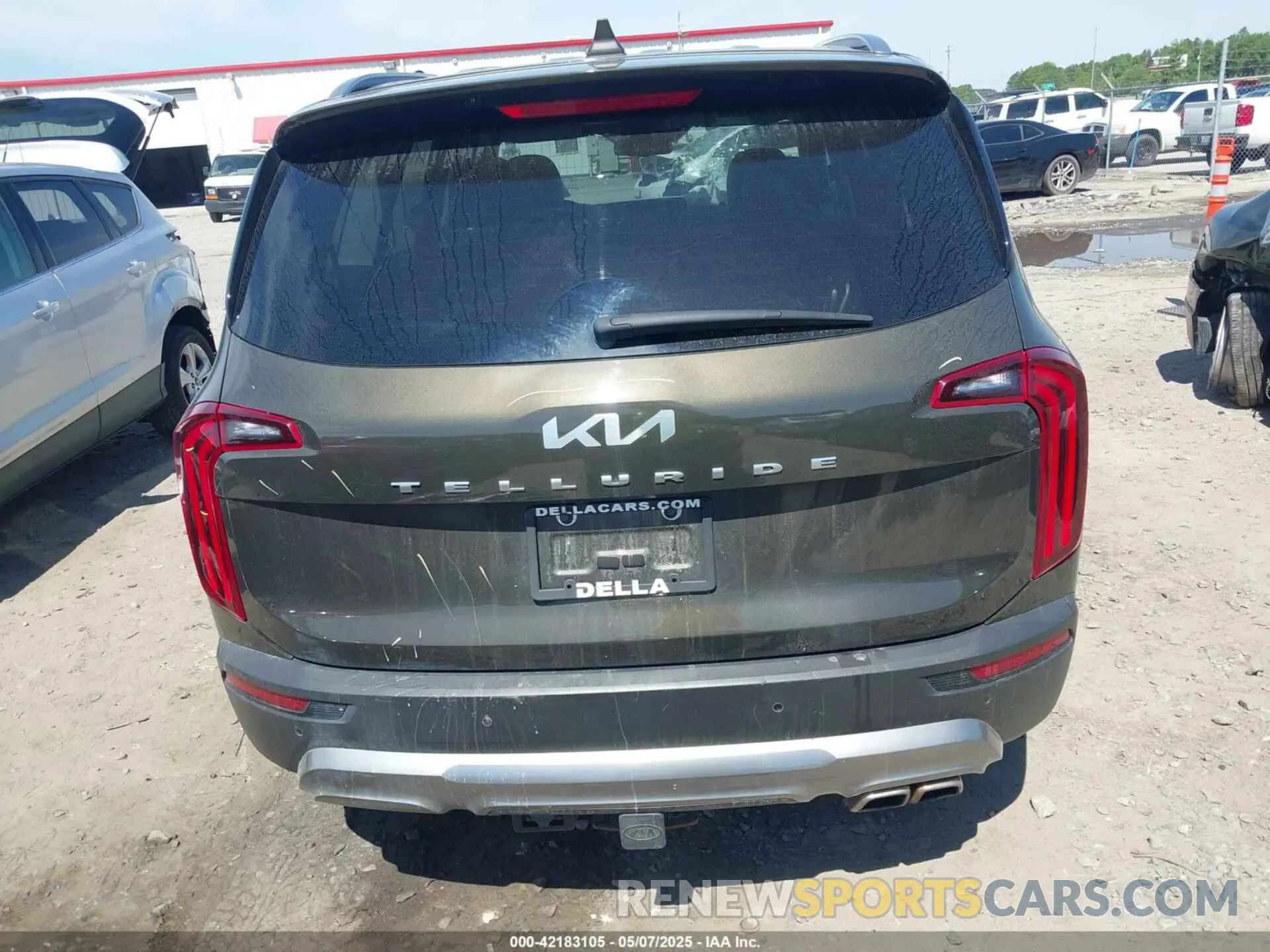 17 Photograph of a damaged car 5XYP34HC8NG219771 KIA TELLURIDE 2022
