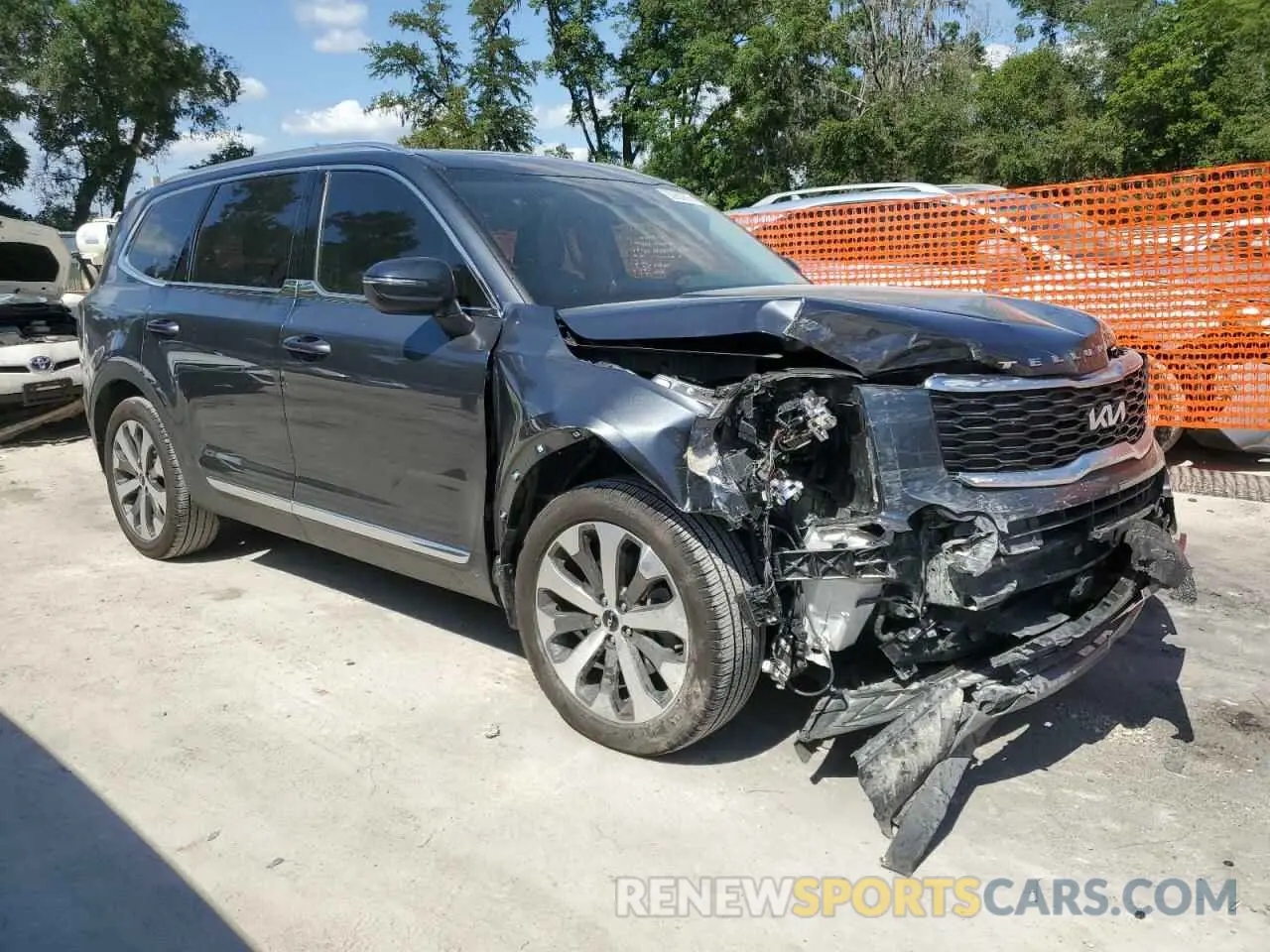4 Photograph of a damaged car 5XYP34HC8NG264659 KIA TELLURIDE 2022
