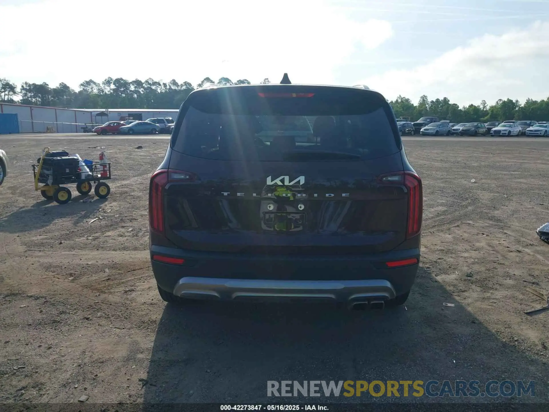 17 Photograph of a damaged car 5XYP34HCXNG263769 KIA TELLURIDE 2022